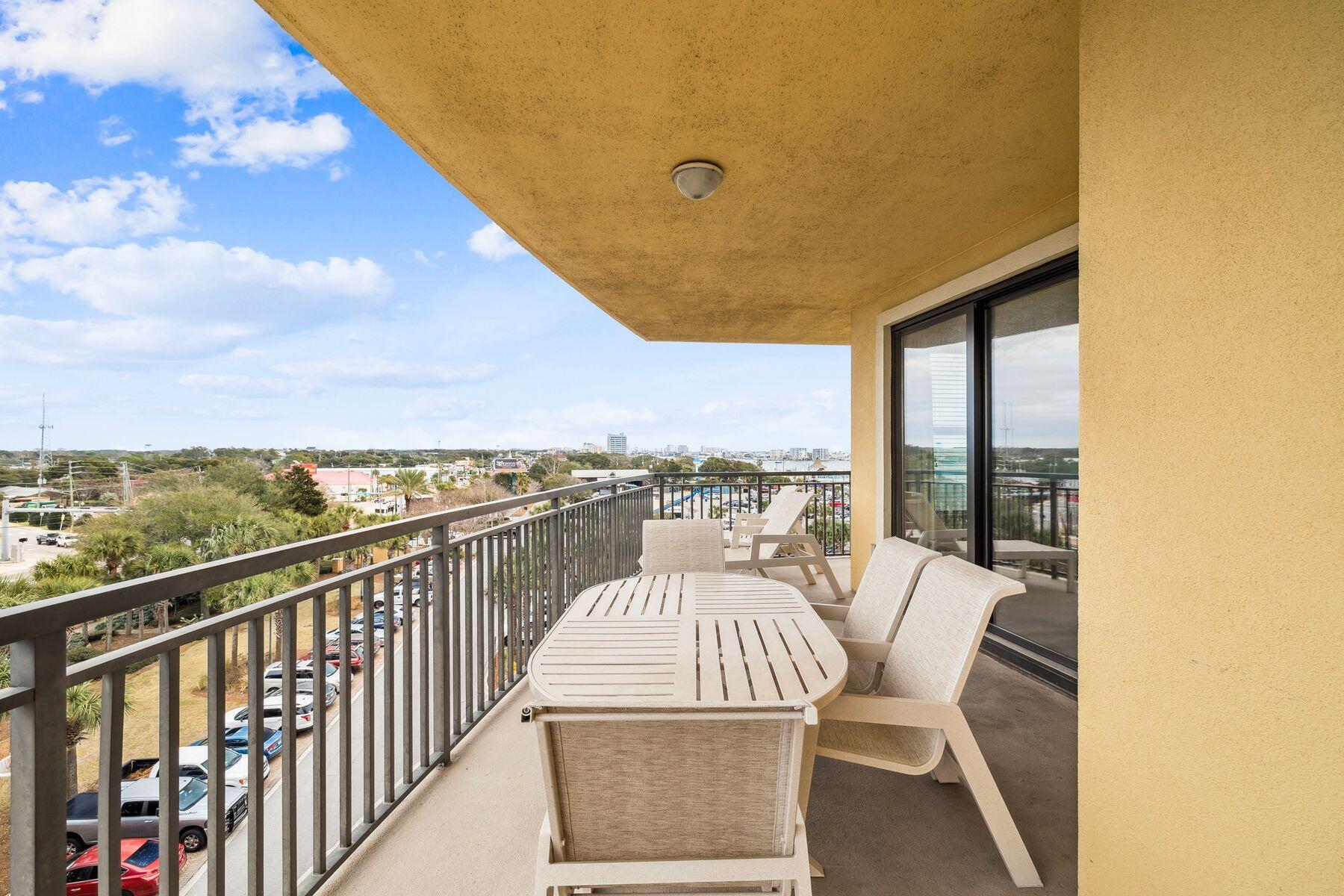 10 Harbor Boulevard E210