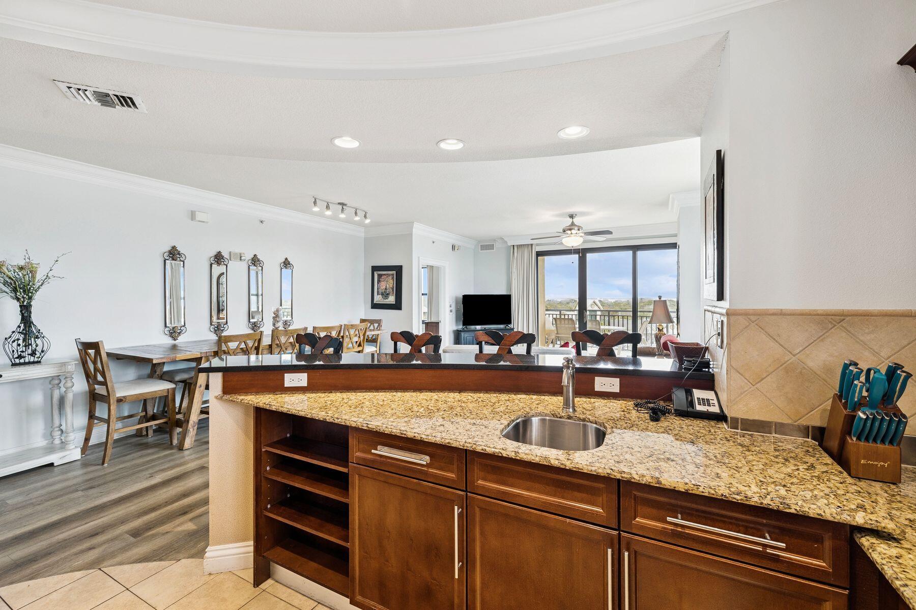 10 Harbor Boulevard E210