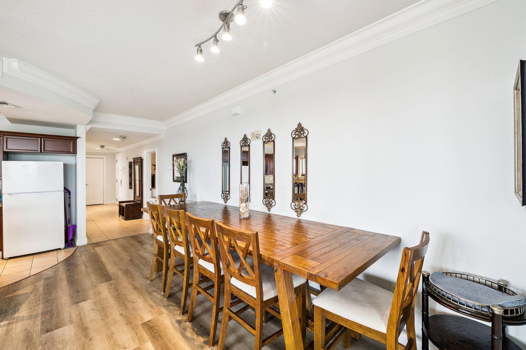 10 Harbor Boulevard E210
