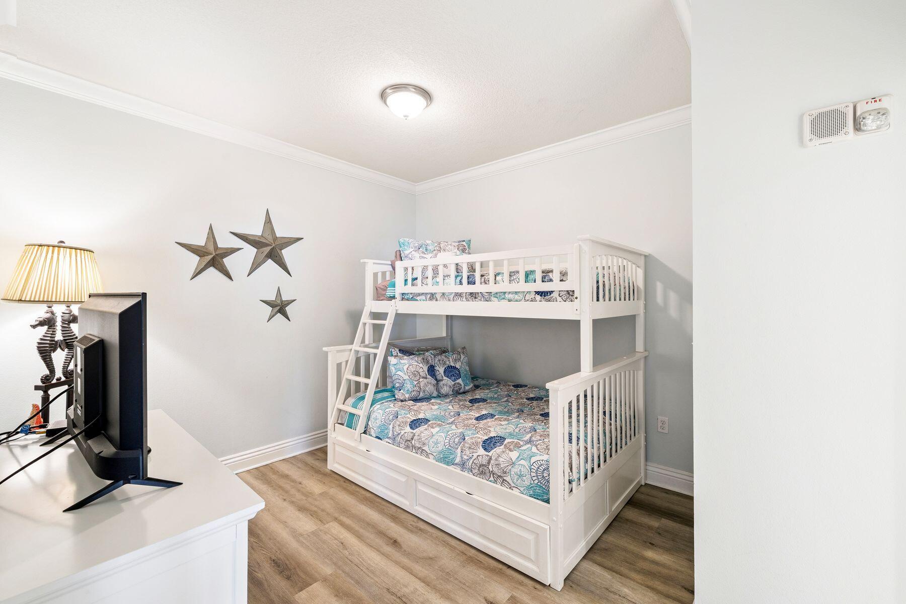 10 Harbor Boulevard E210