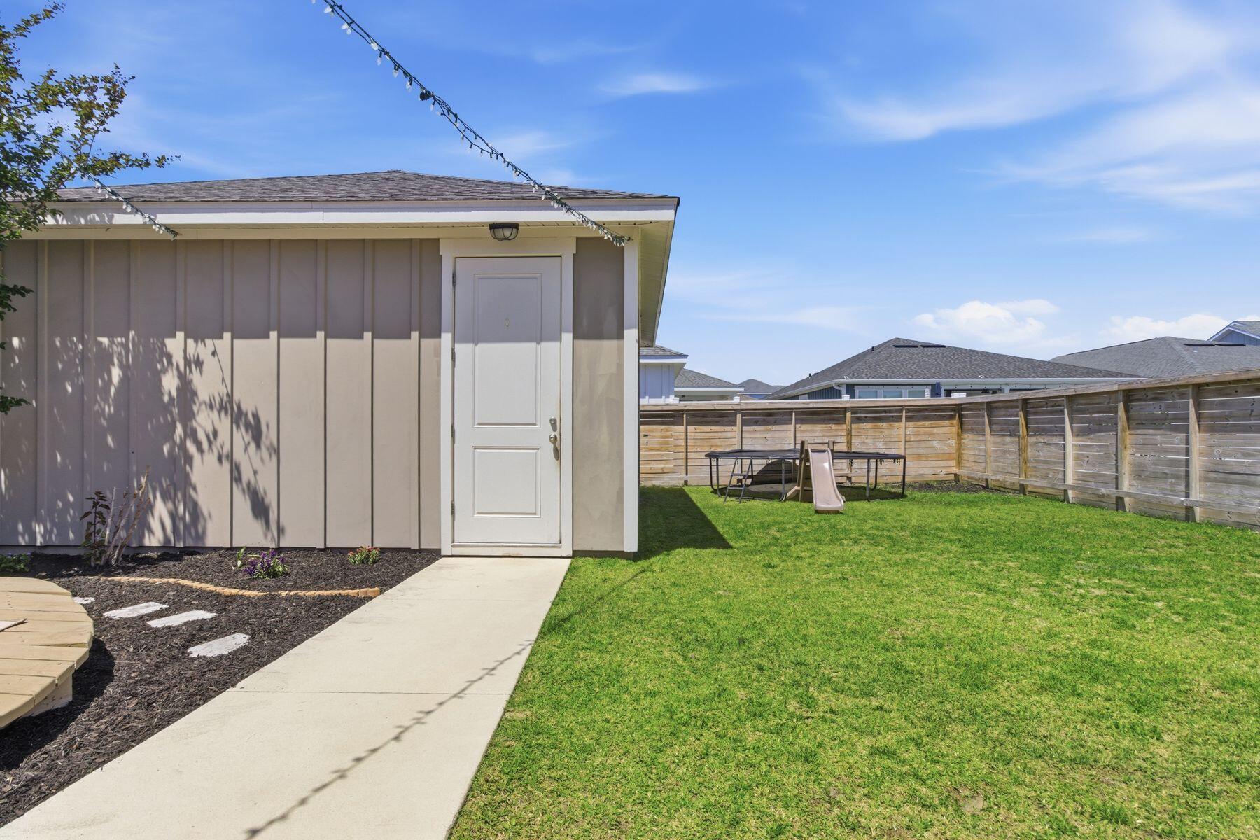 1708 Daffodil Street
