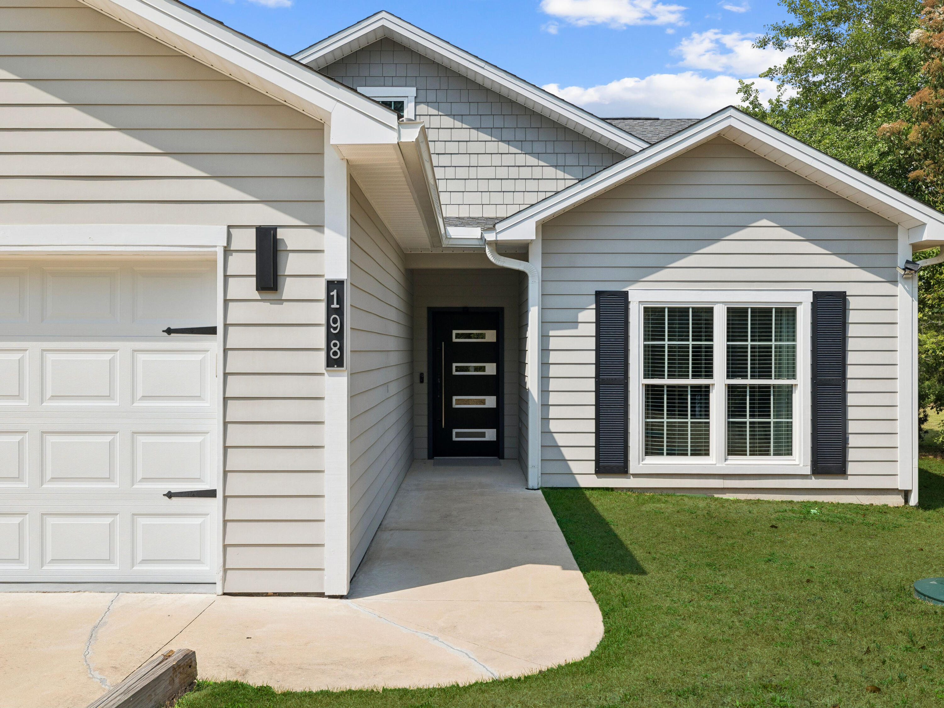 198 Waterside Lane