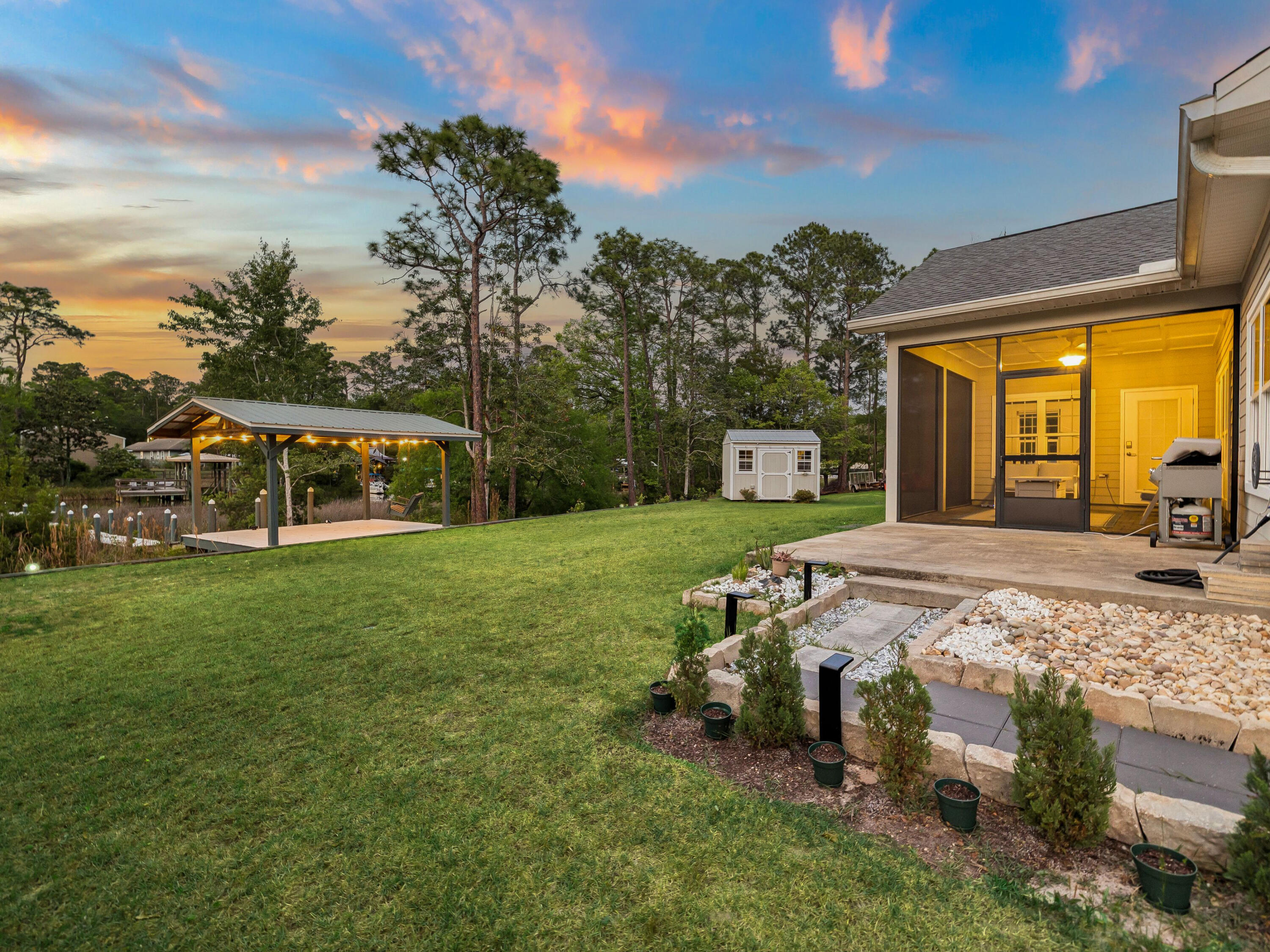 198 Waterside Lane