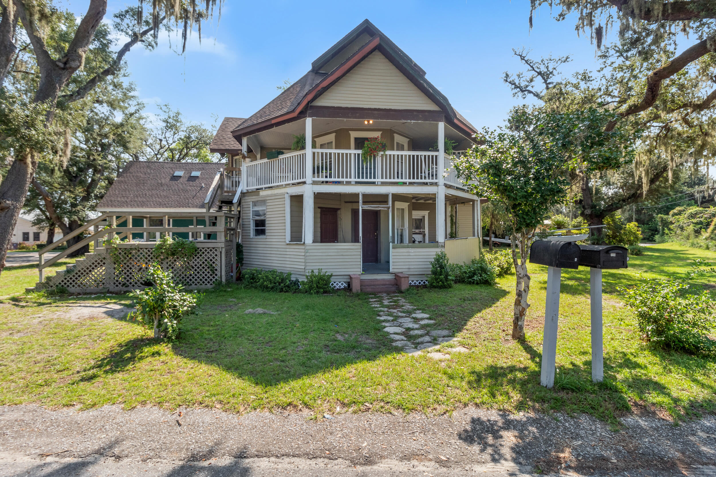 710 Moore Circle