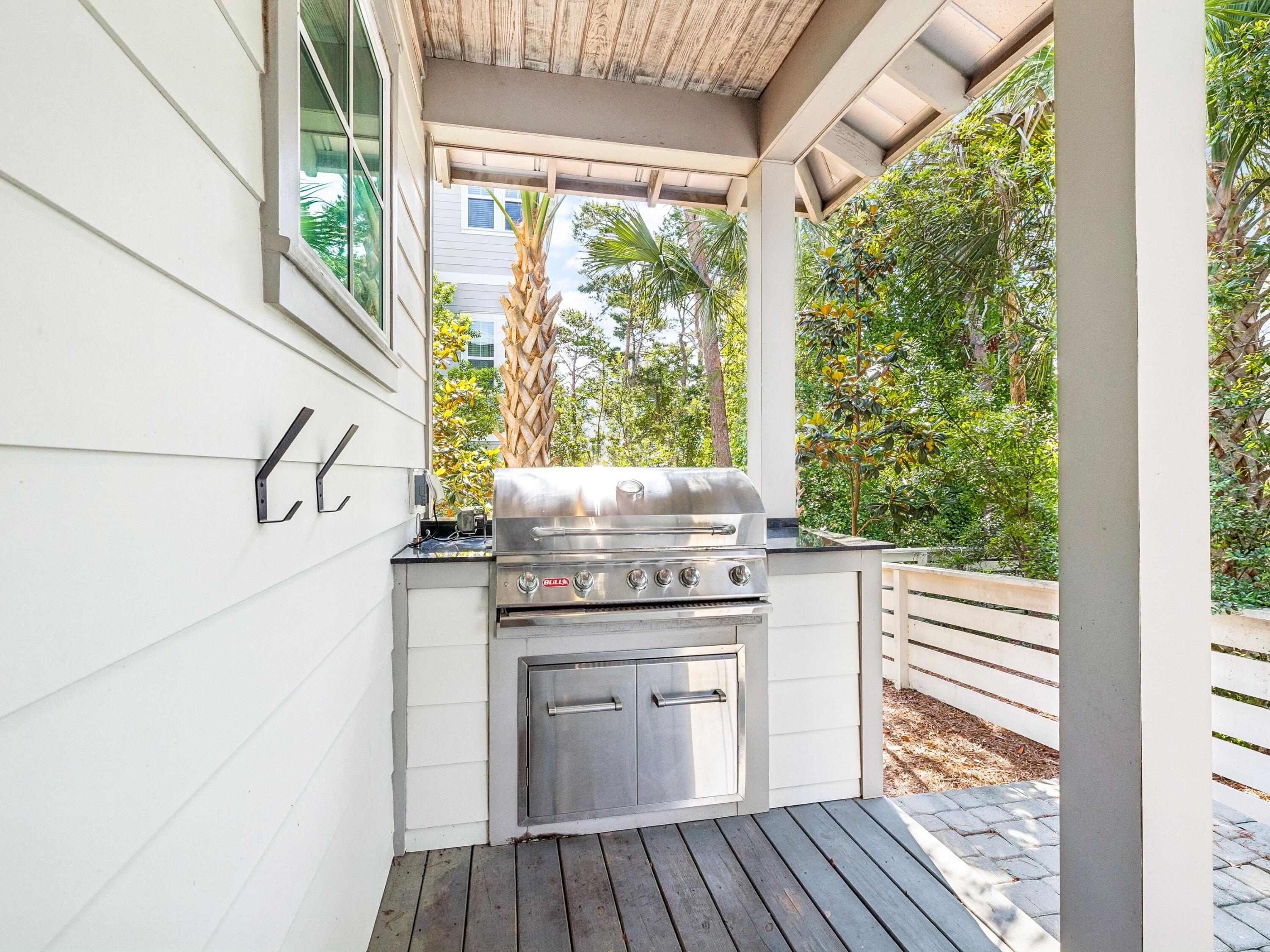 80 Grande Pointe Drive