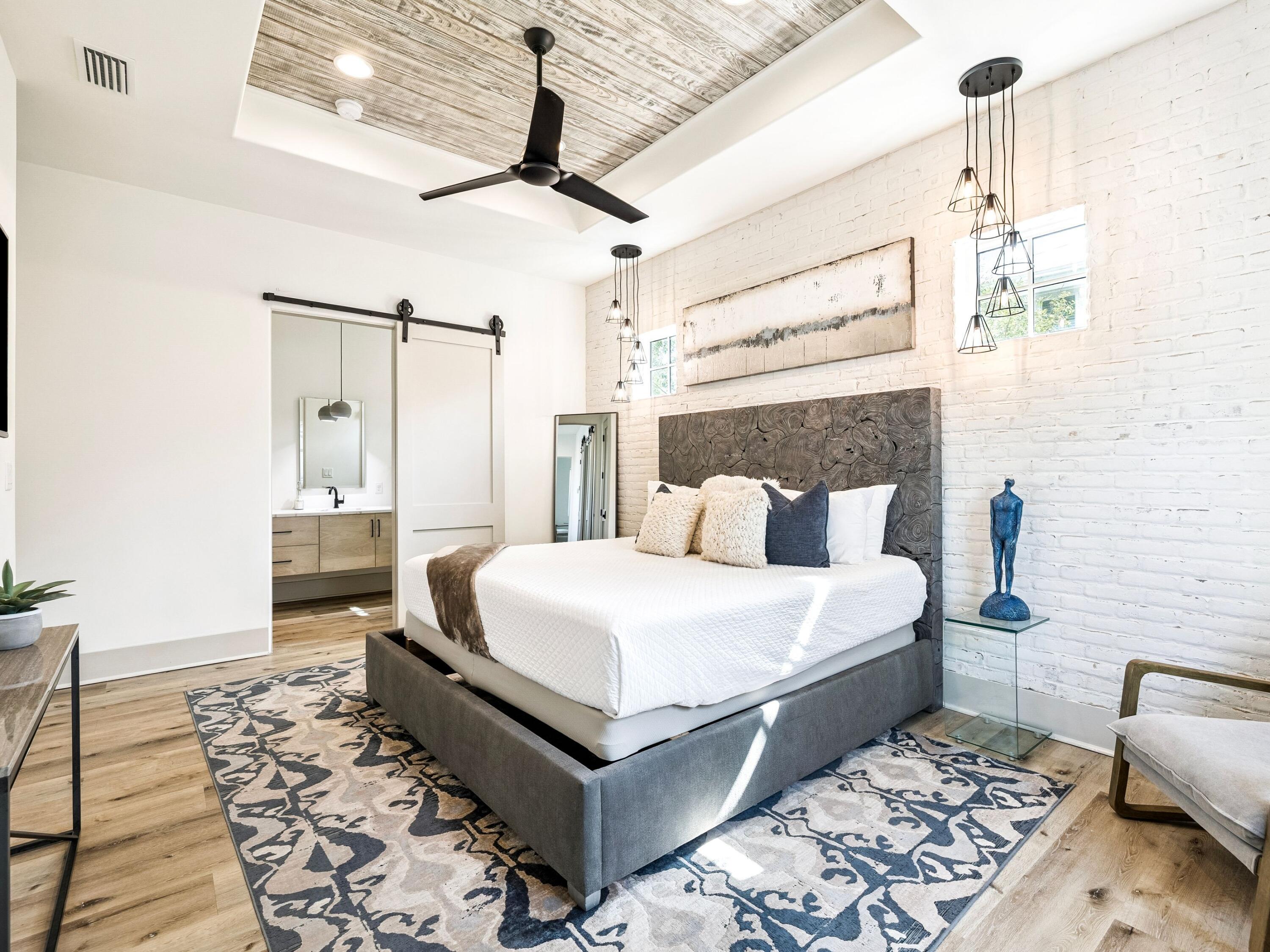 80 Grande Pointe Drive