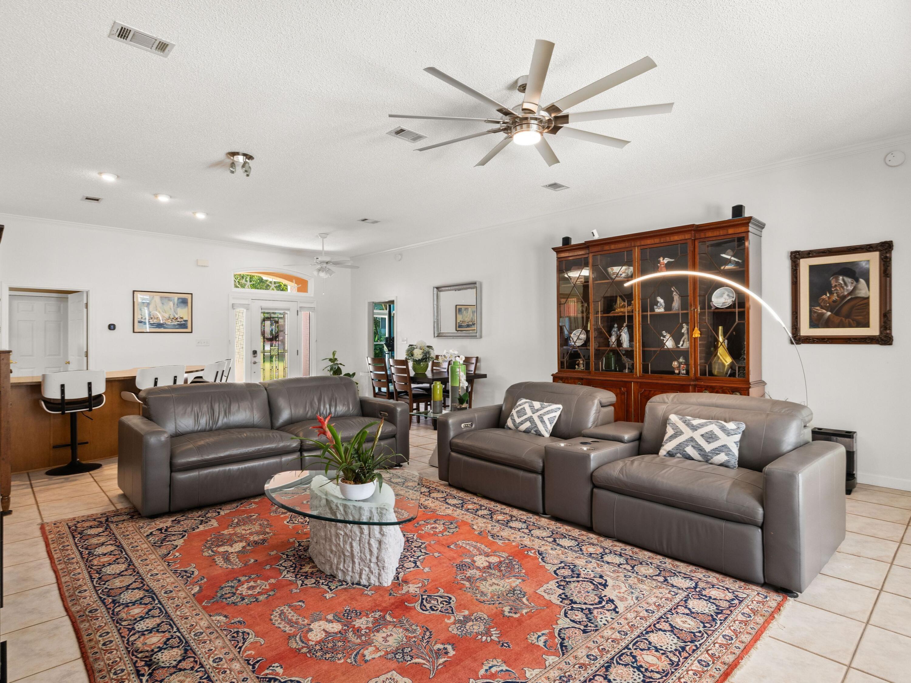 112 Serenade Lane