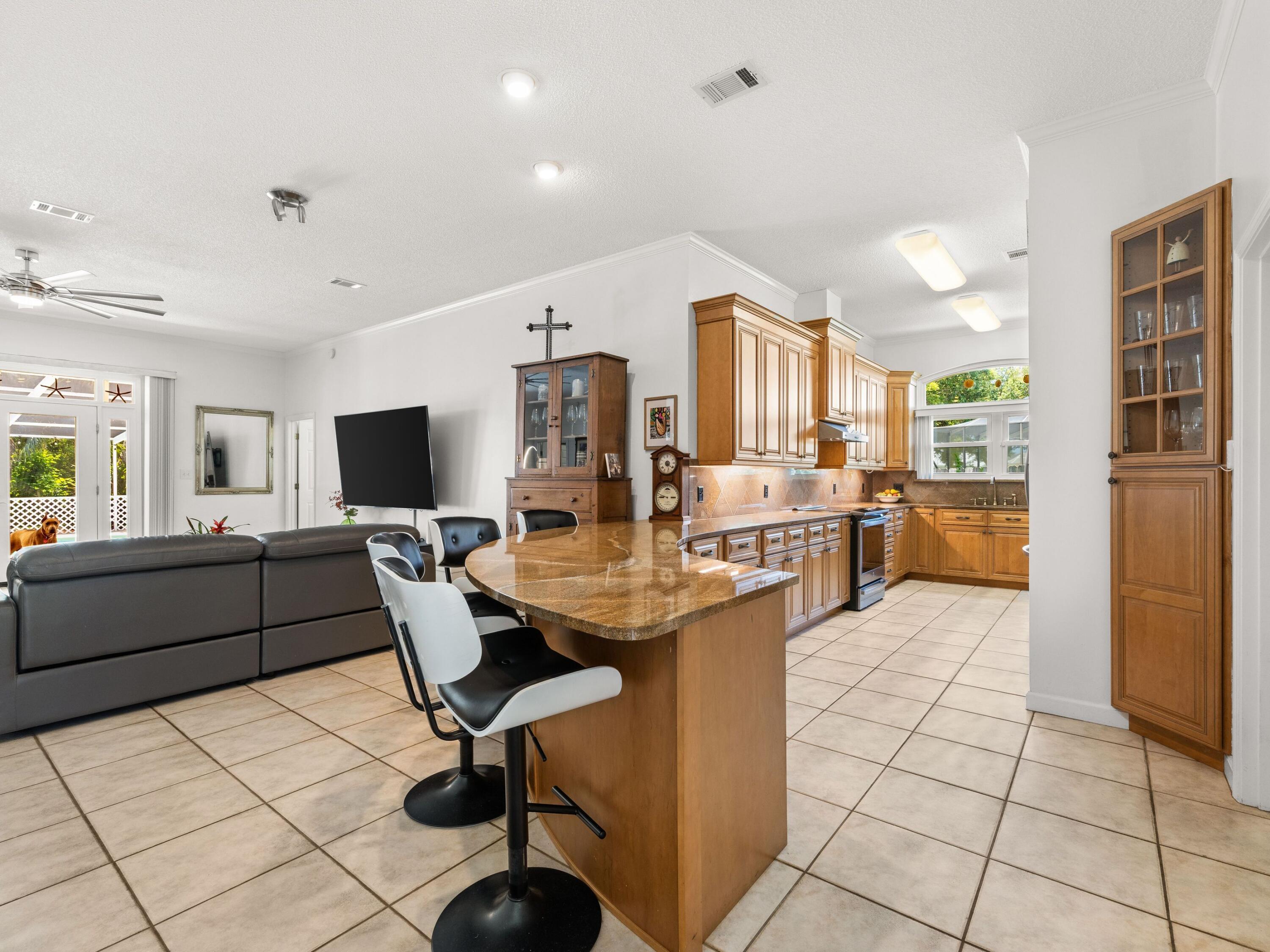 112 Serenade Lane