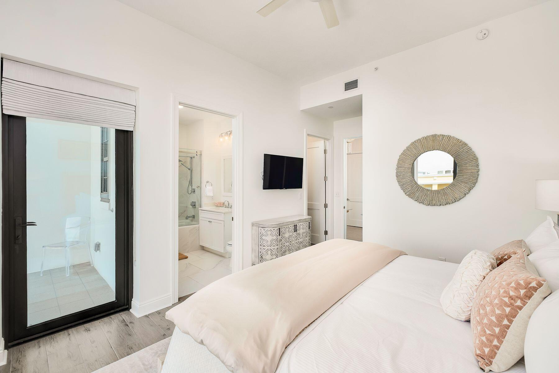 4463 W County Highway 30A UNIT 400