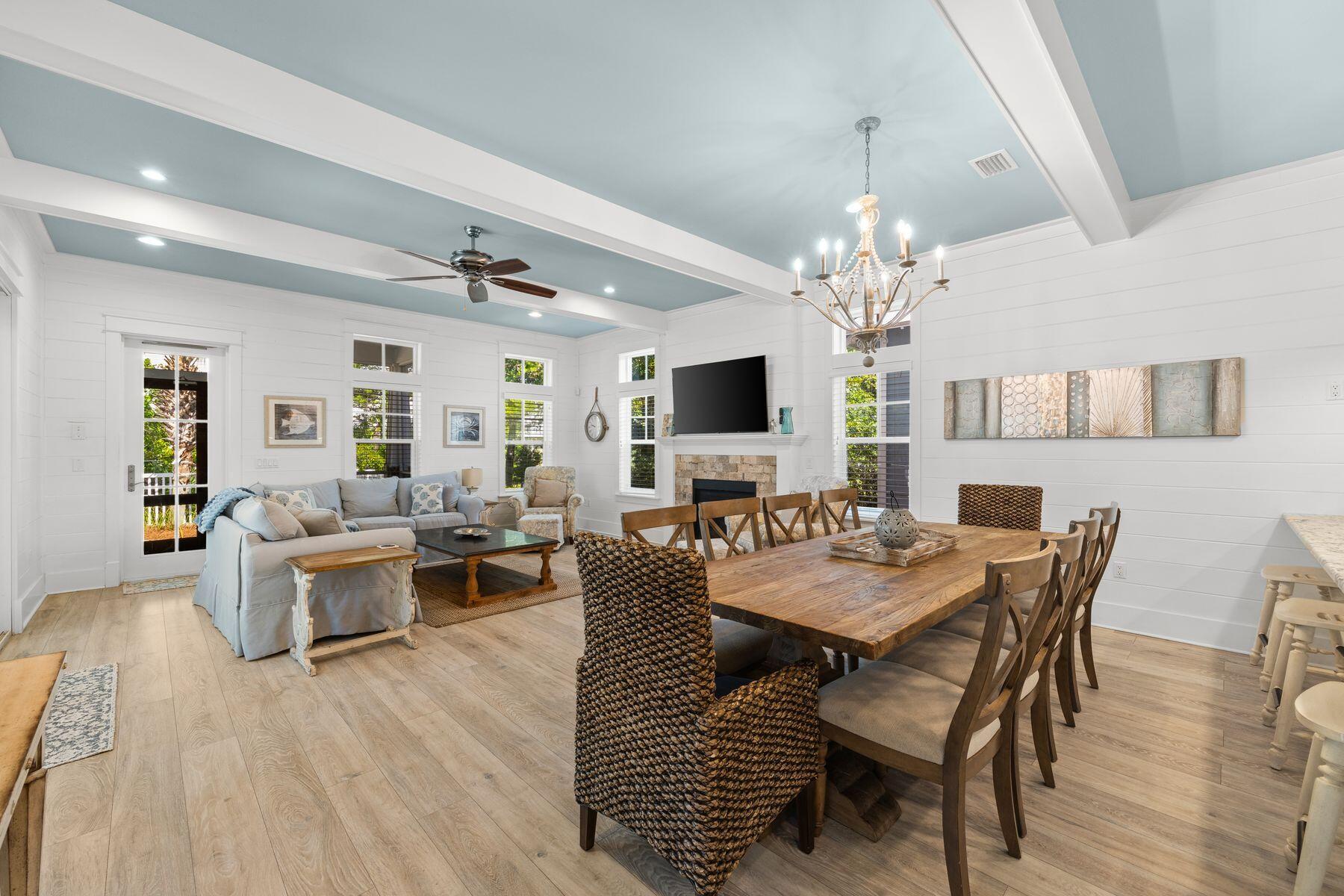 376 Lakewood Drive