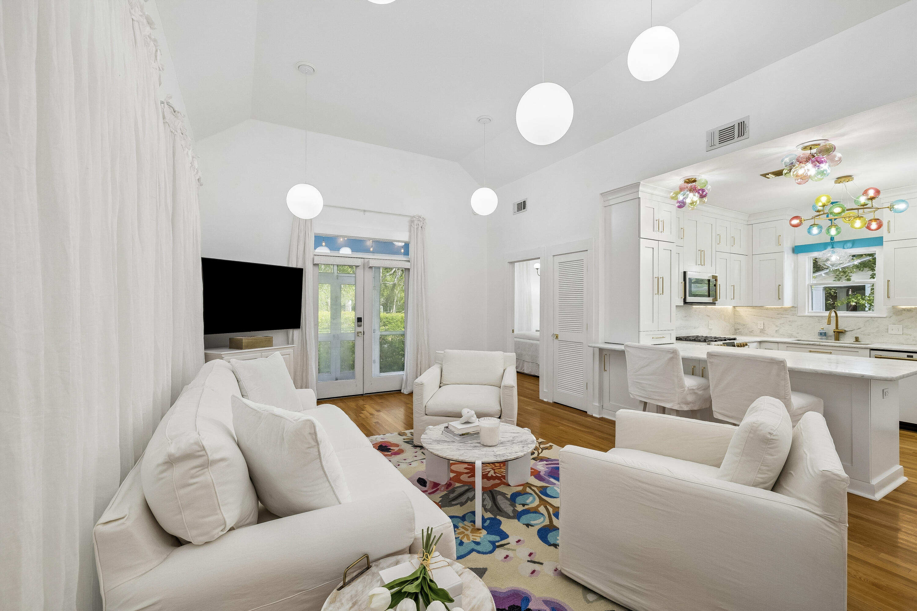 223 N Andalusia Avenue
