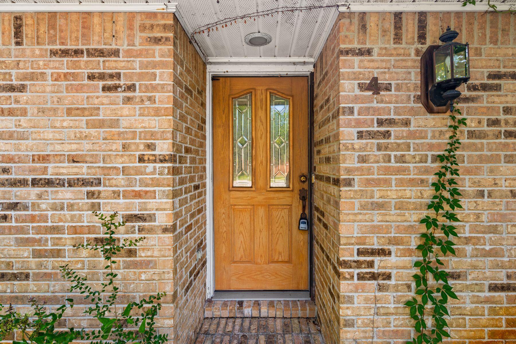 4 Chickasaw Way