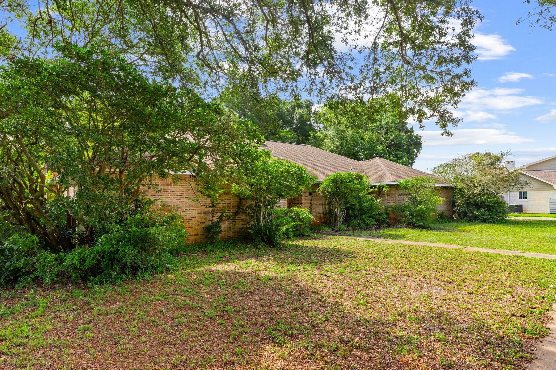 4 Chickasaw Way