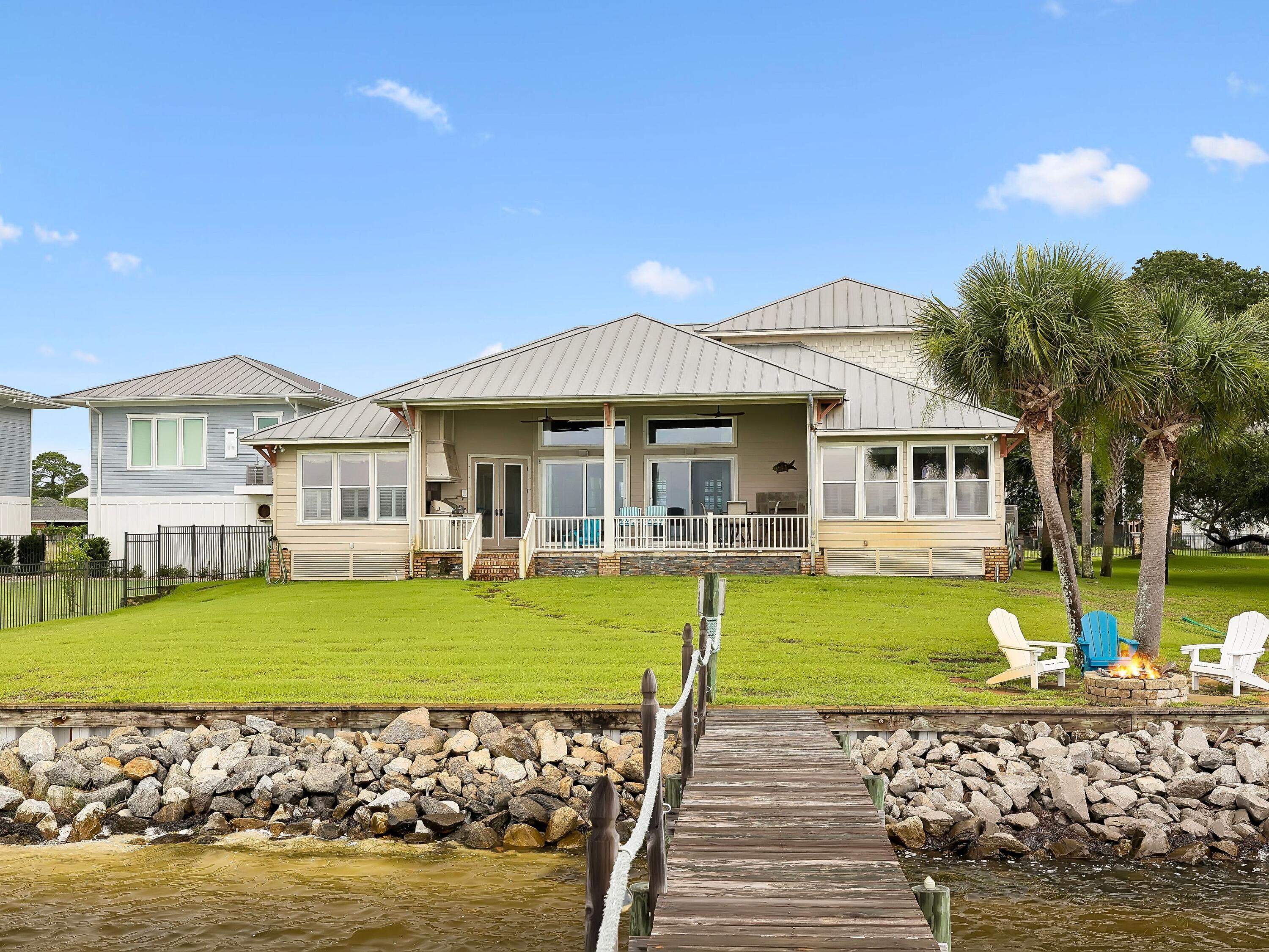 3361 Edgewater Drive