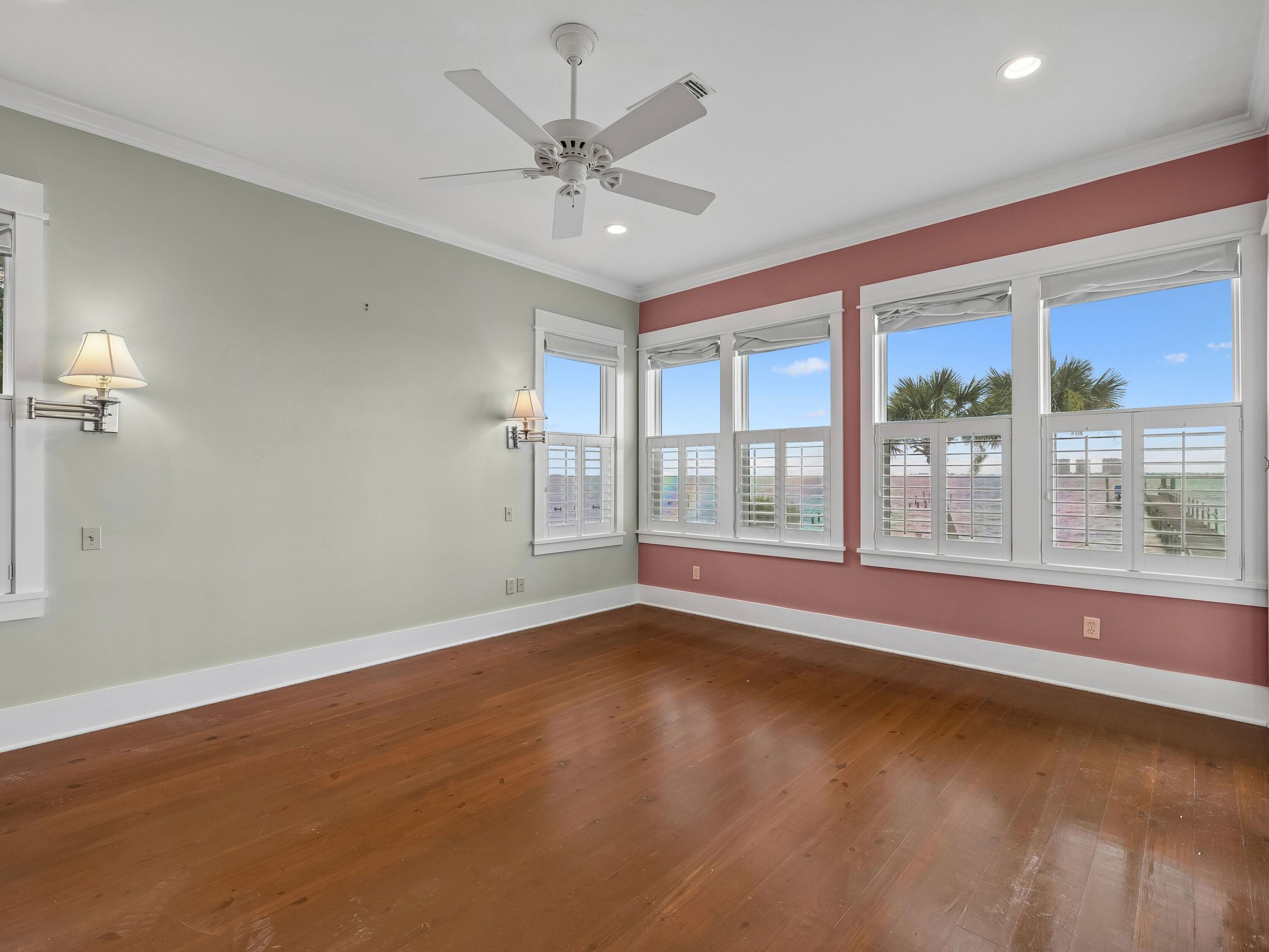3361 Edgewater Drive