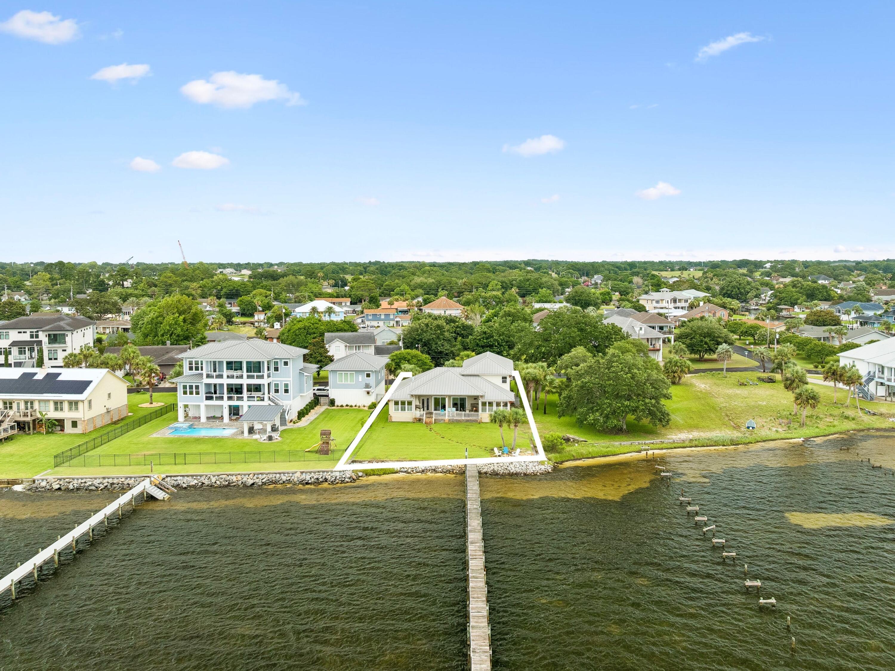 3361 Edgewater Drive