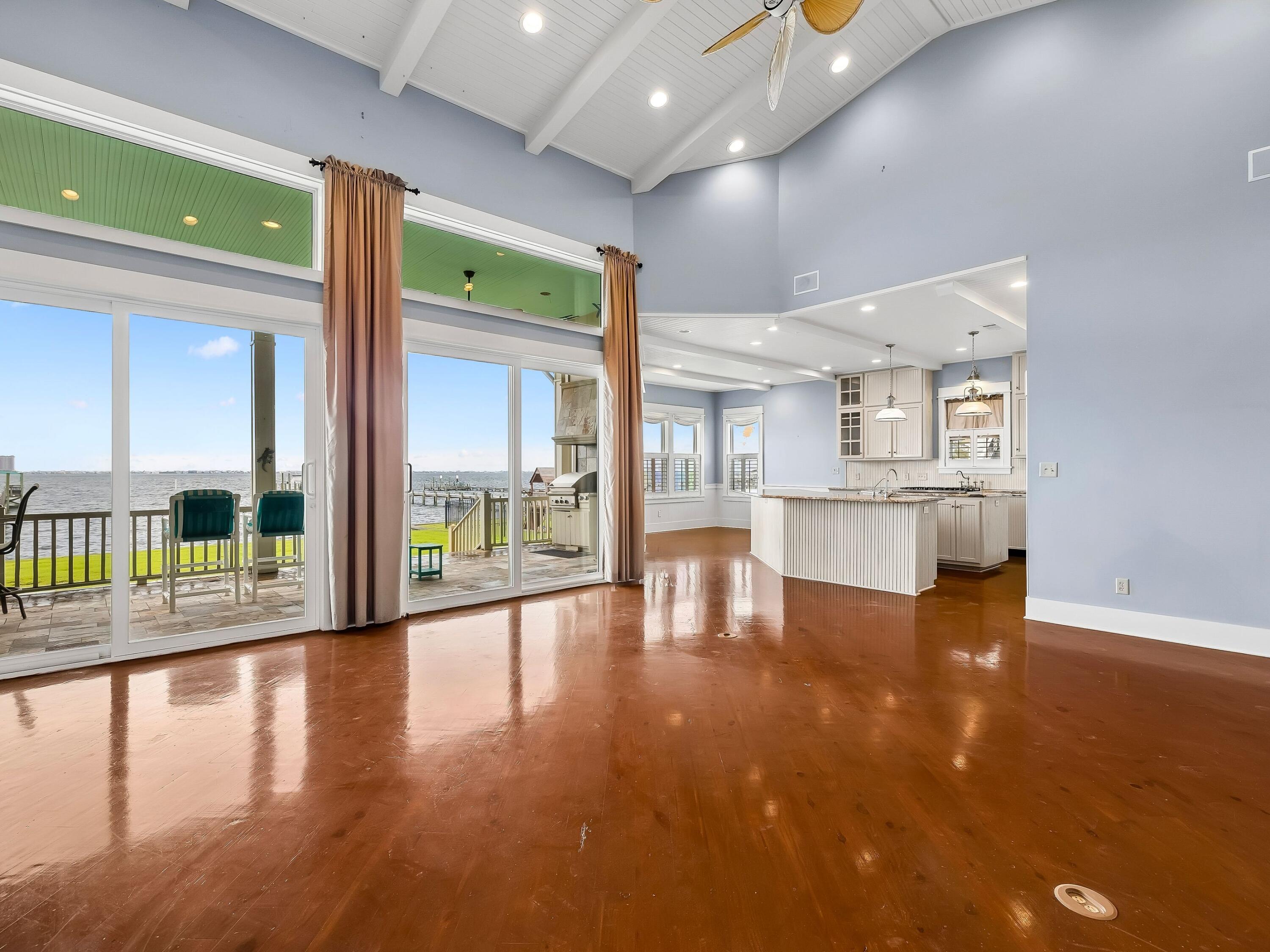 3361 Edgewater Drive