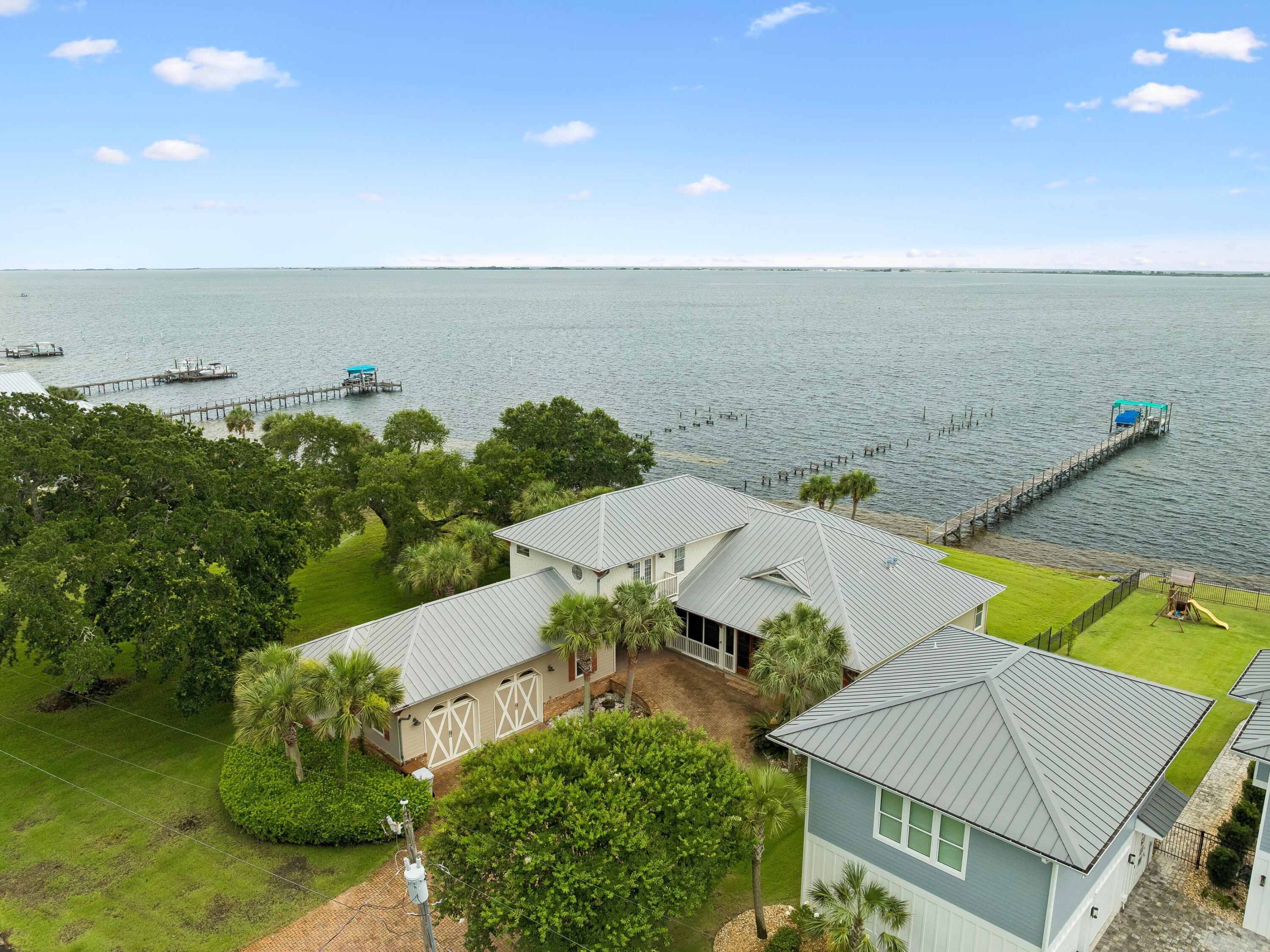 3361 Edgewater Drive