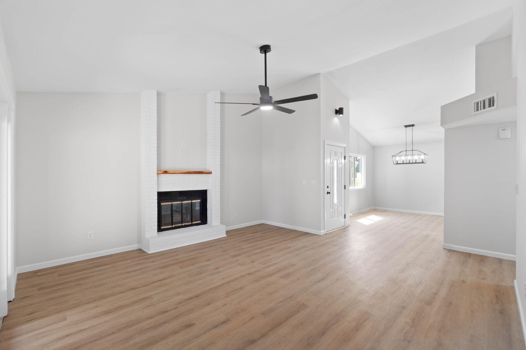 208 Cottonwood Court