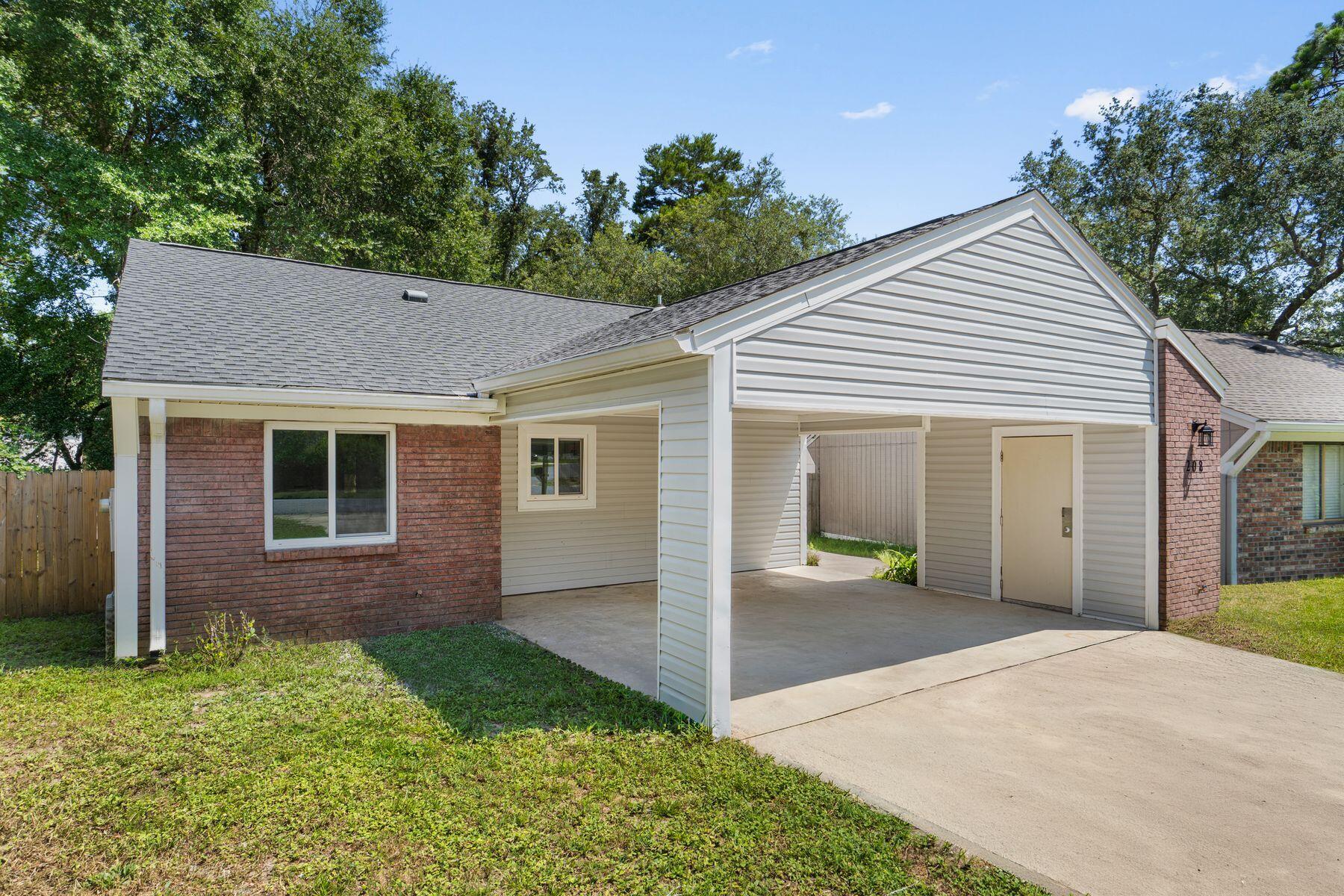 208 Cottonwood Court