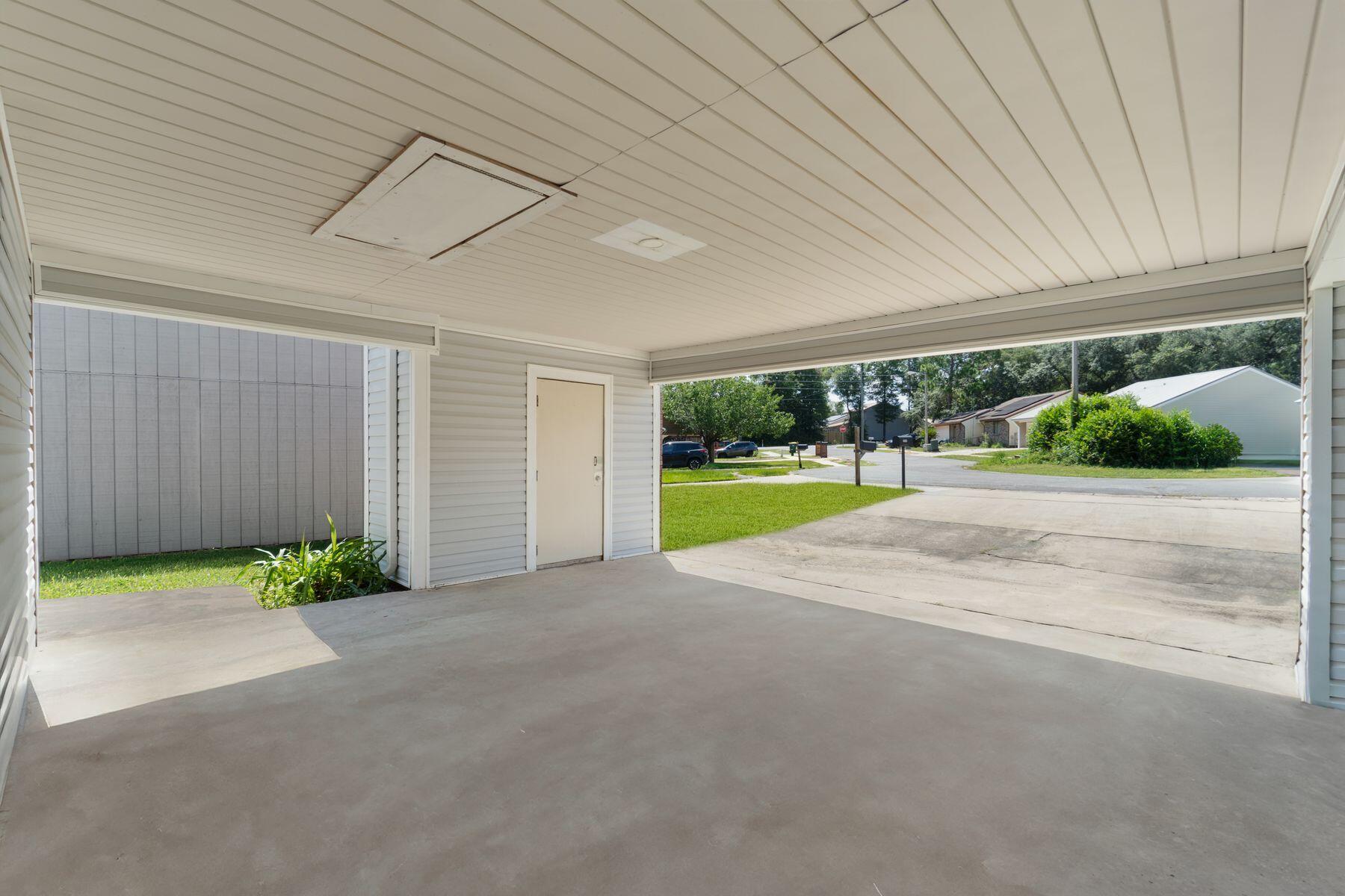 208 Cottonwood Court