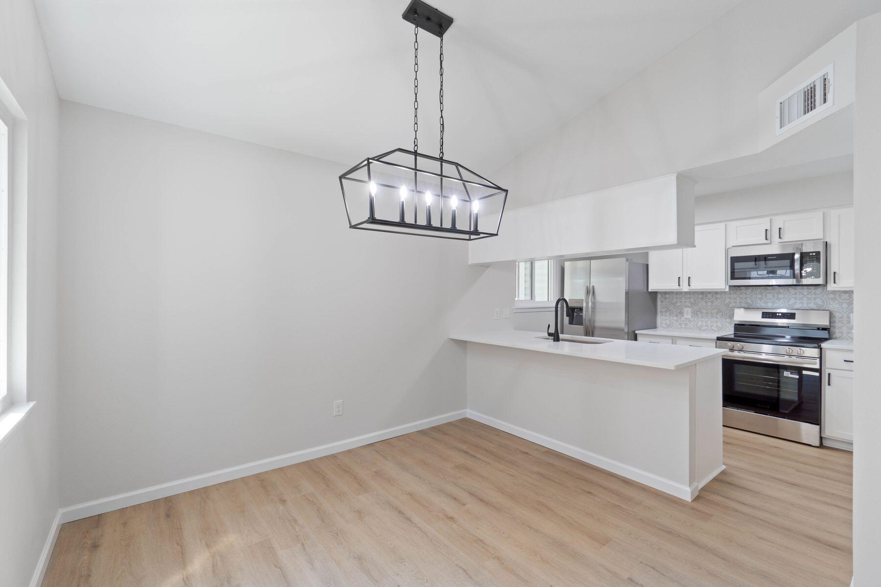 208 Cottonwood Court