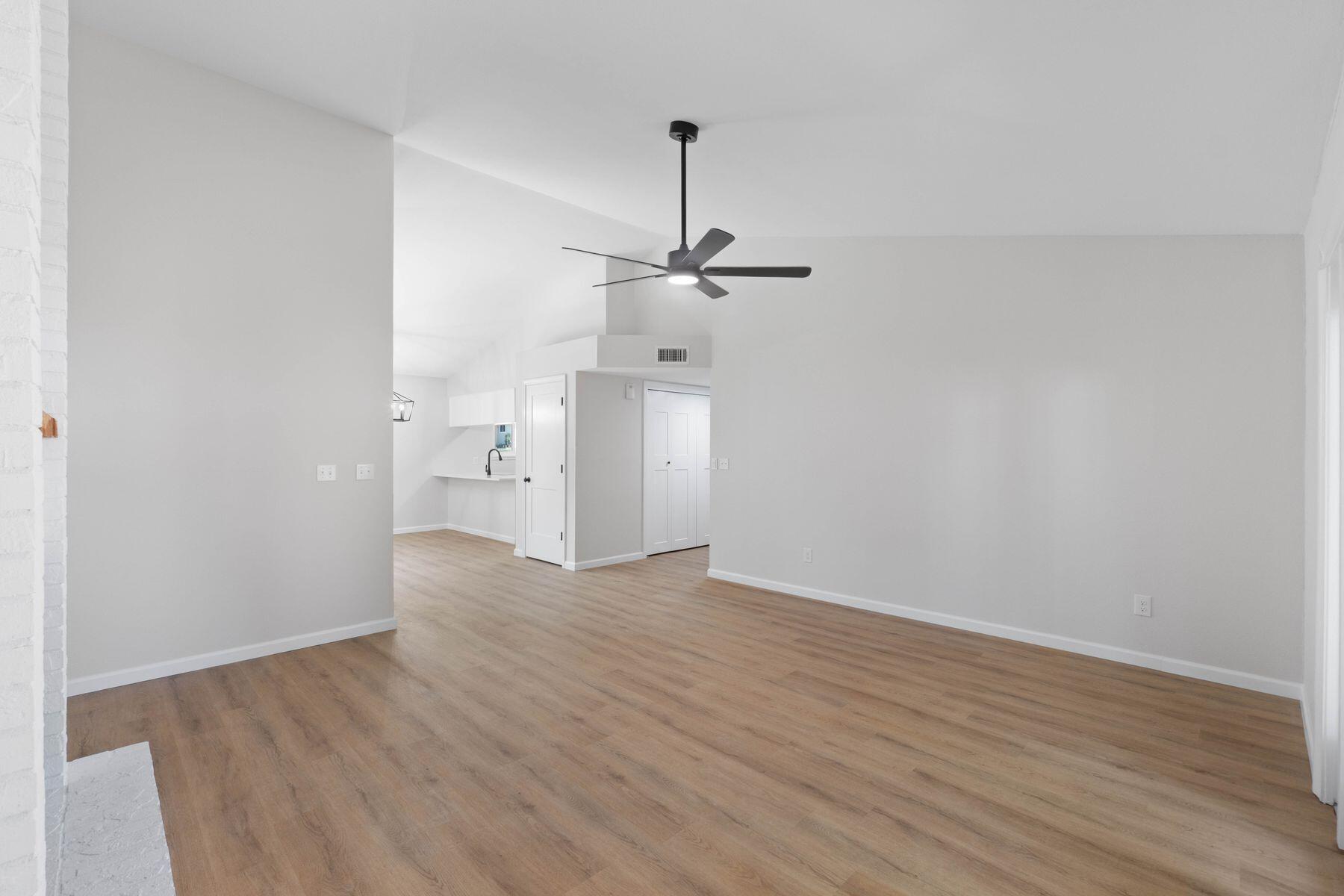 208 Cottonwood Court