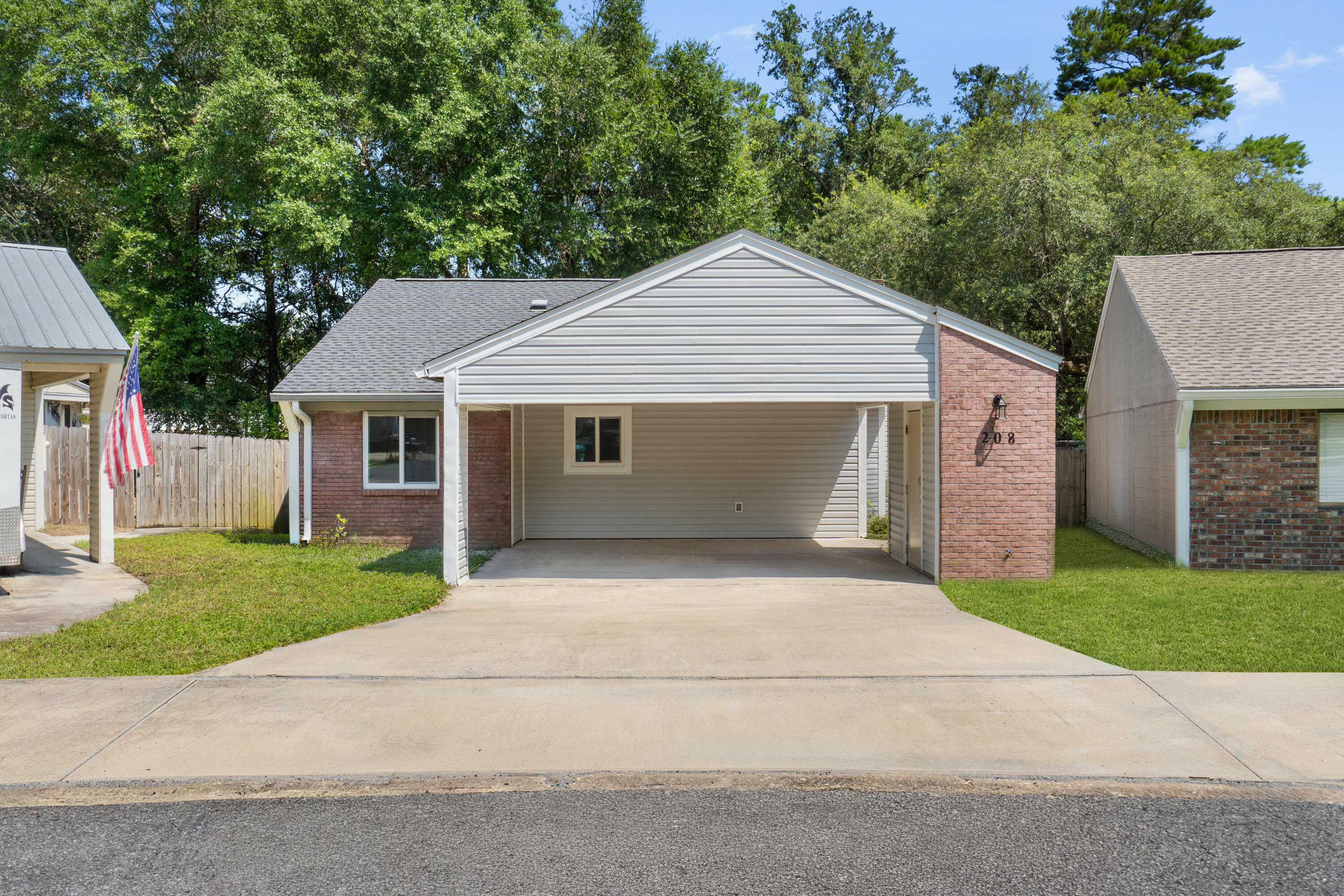 208 Cottonwood Court