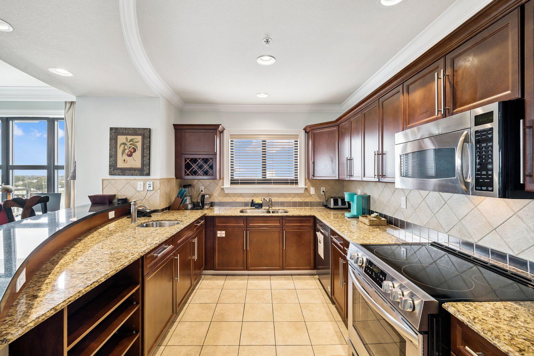 10 Harbor Boulevard E210