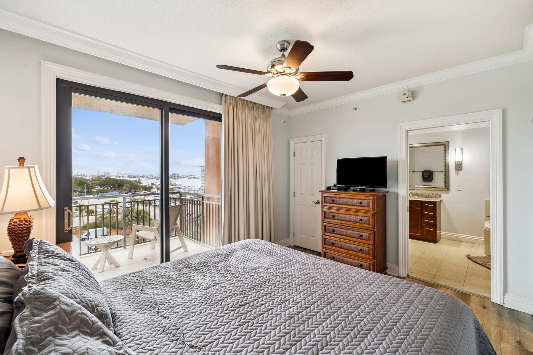 10 Harbor Boulevard E210