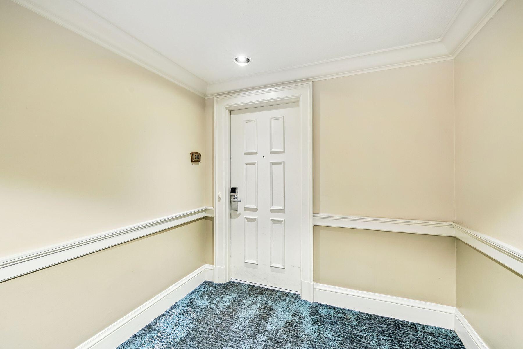 10 Harbor Boulevard E210
