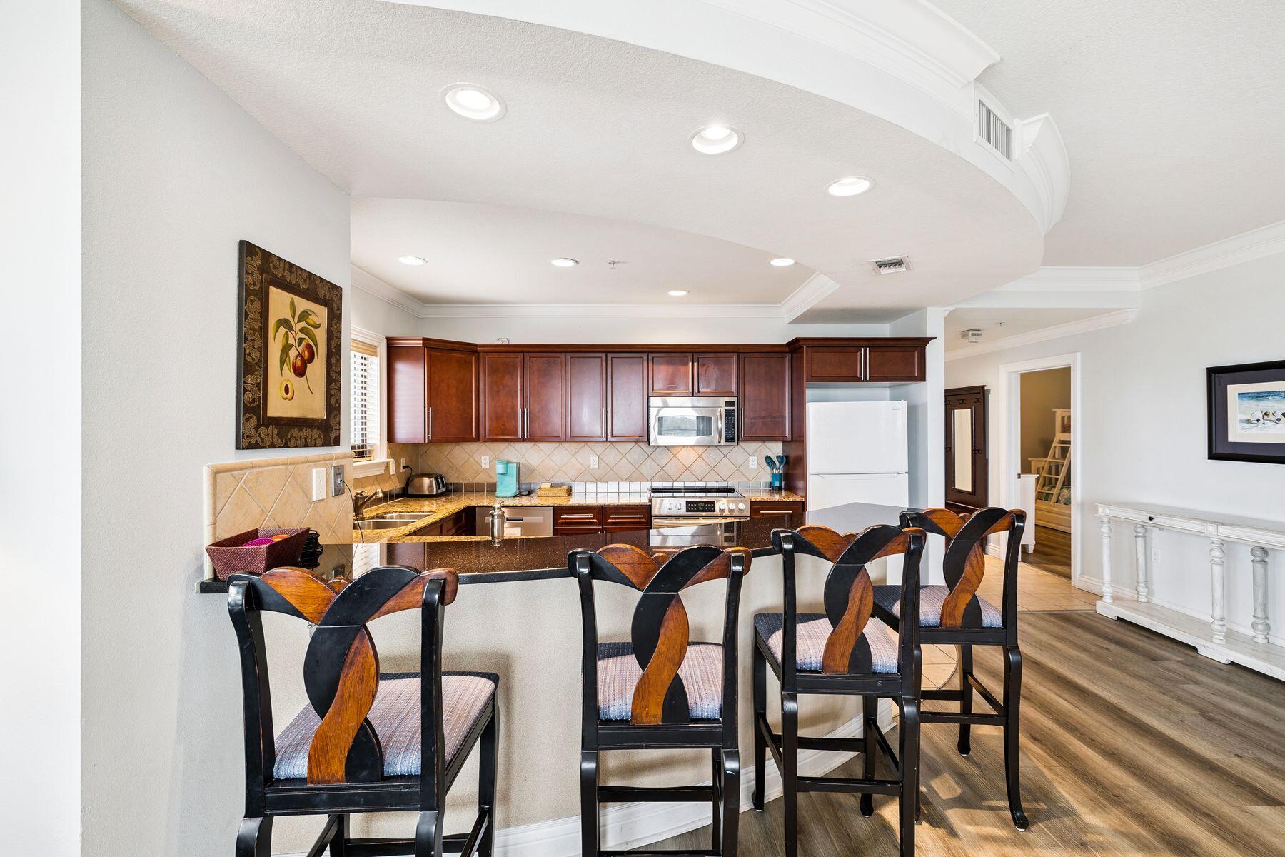 10 Harbor Boulevard E210