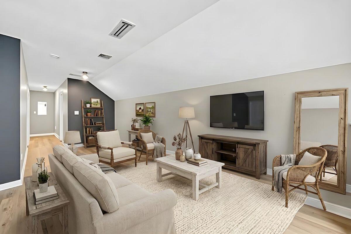 4423 Windlake Drive
