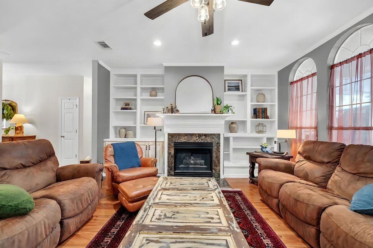 4423 Windlake Drive