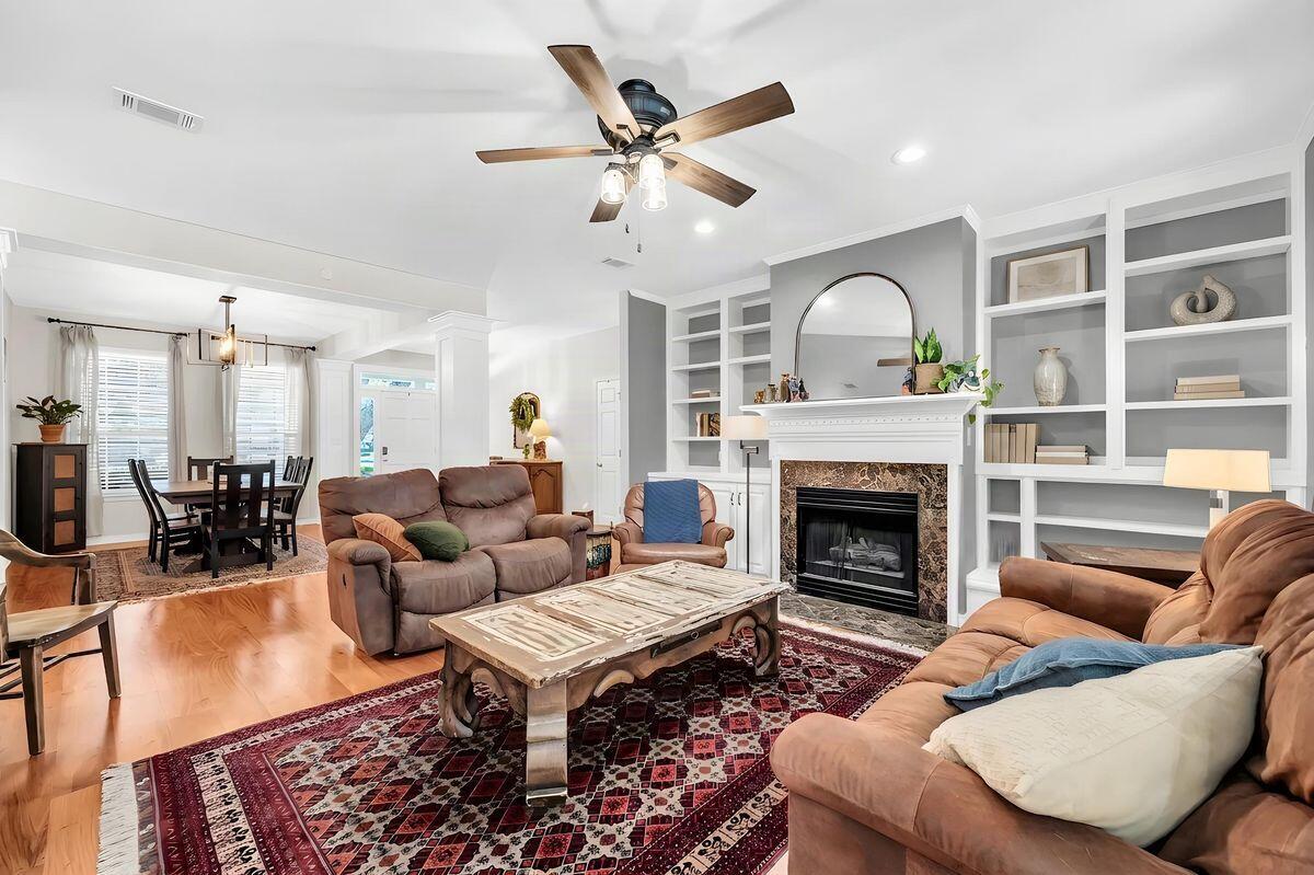 4423 Windlake Drive