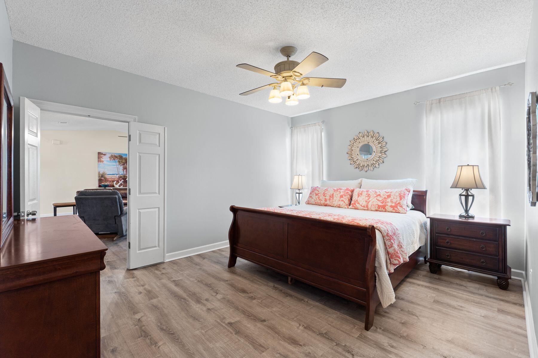 180 Bonaire Boulevard