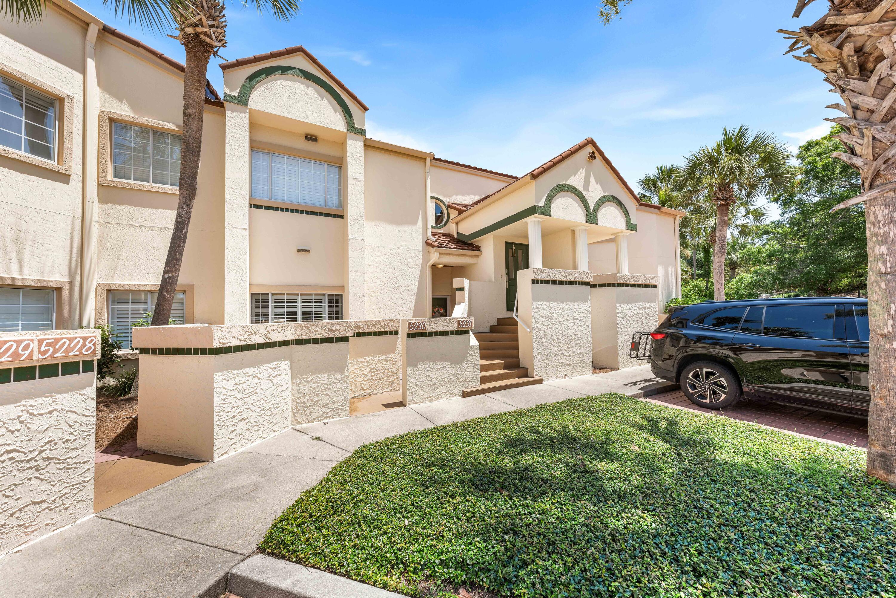5230 Tivoli Drive 5230