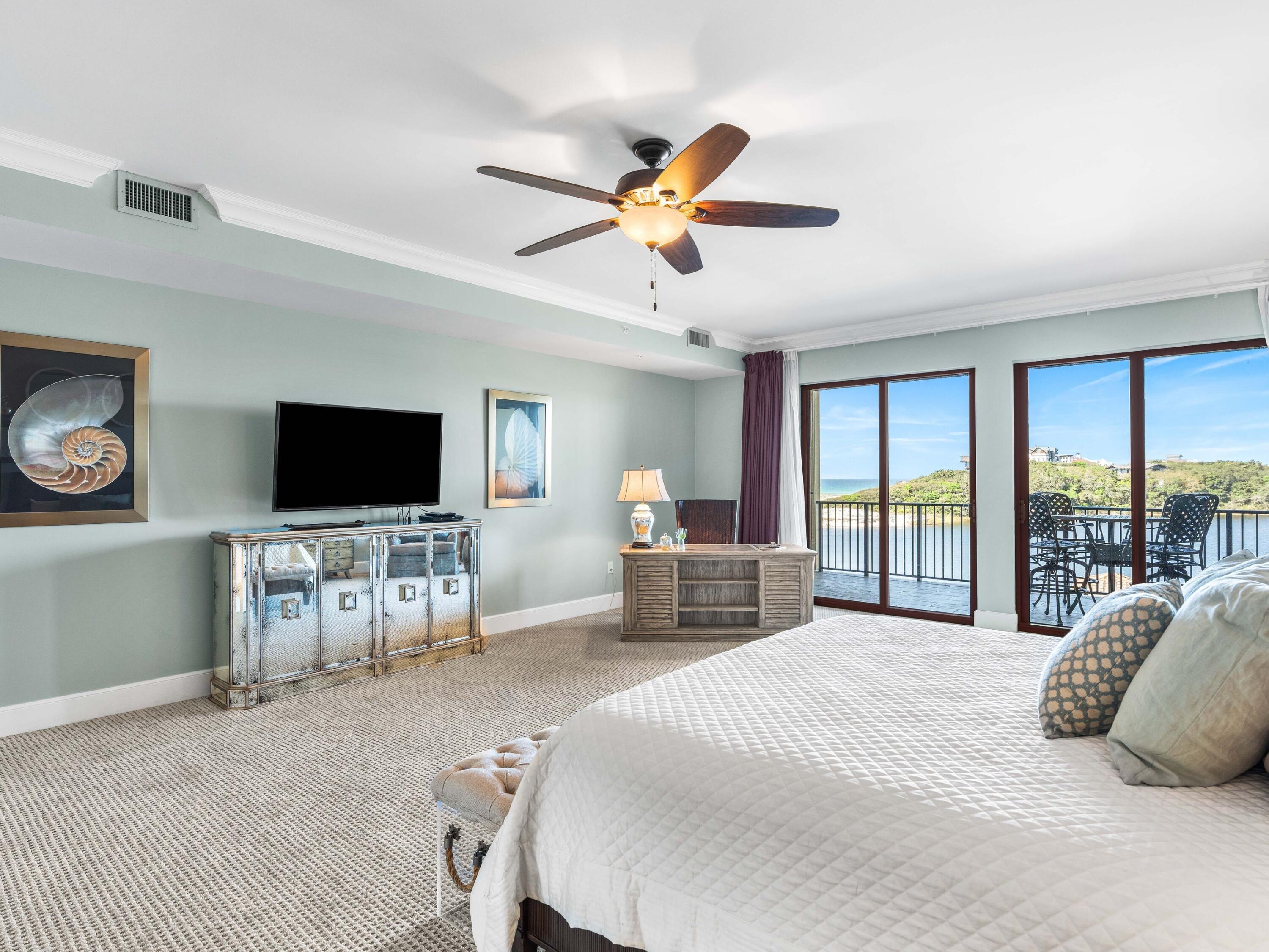 1363 W County Highway 30A UNIT 2120