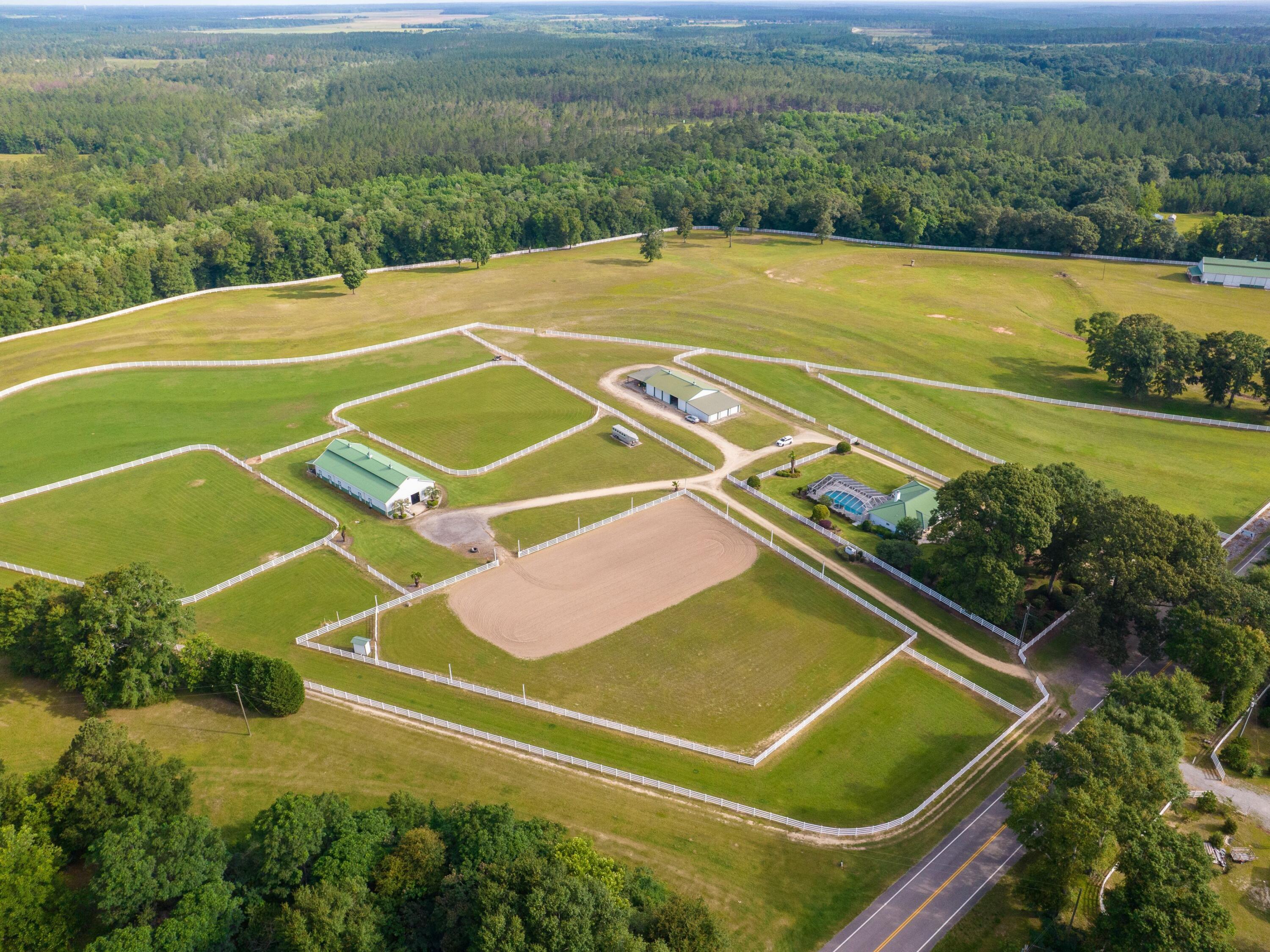 5676 W State Highway 2, DeFuniak Springs