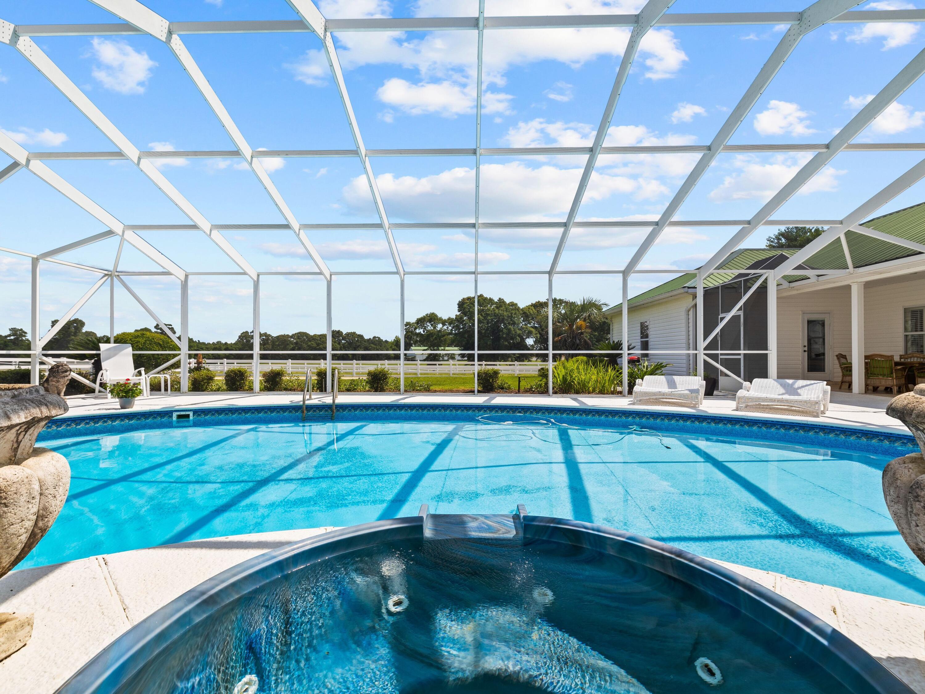 5676 W State Highway 2, DeFuniak Springs