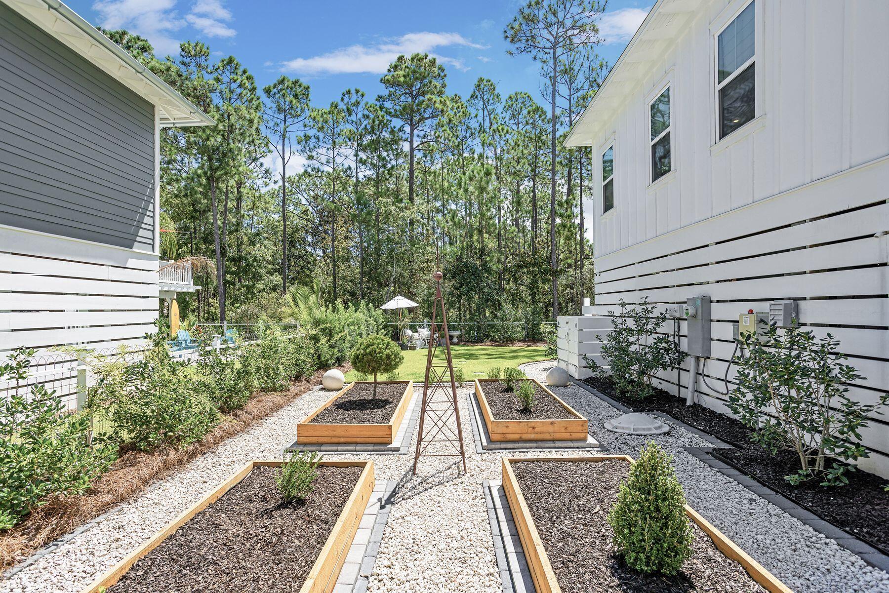 241 N 7th Street