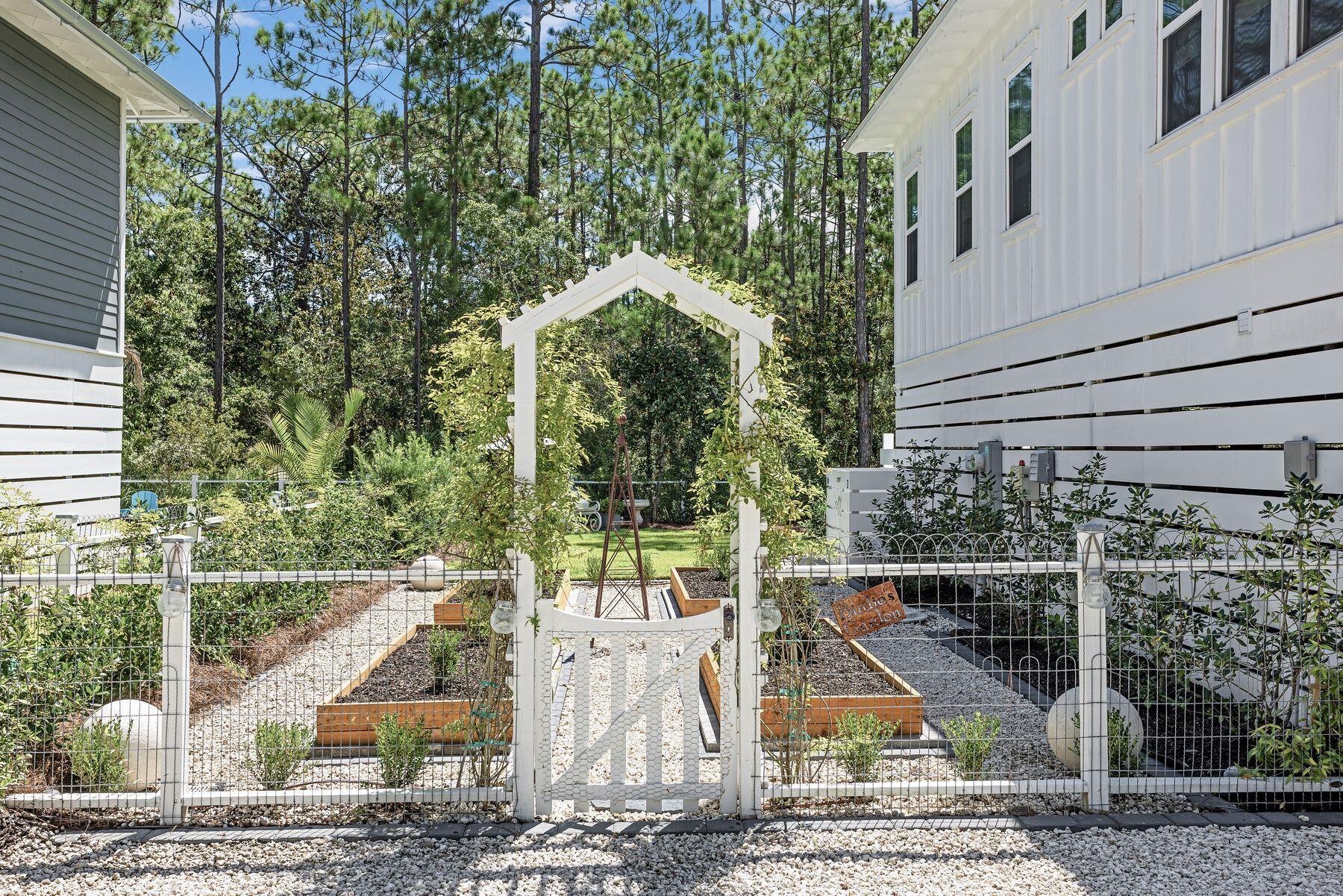 241 N 7th Street
