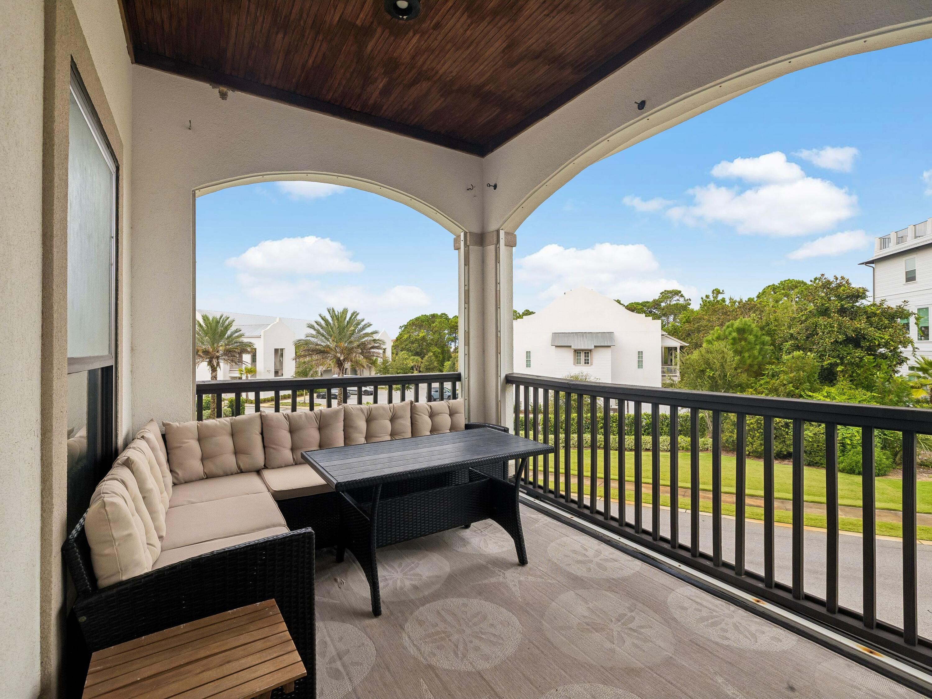 66 Pointe Circle