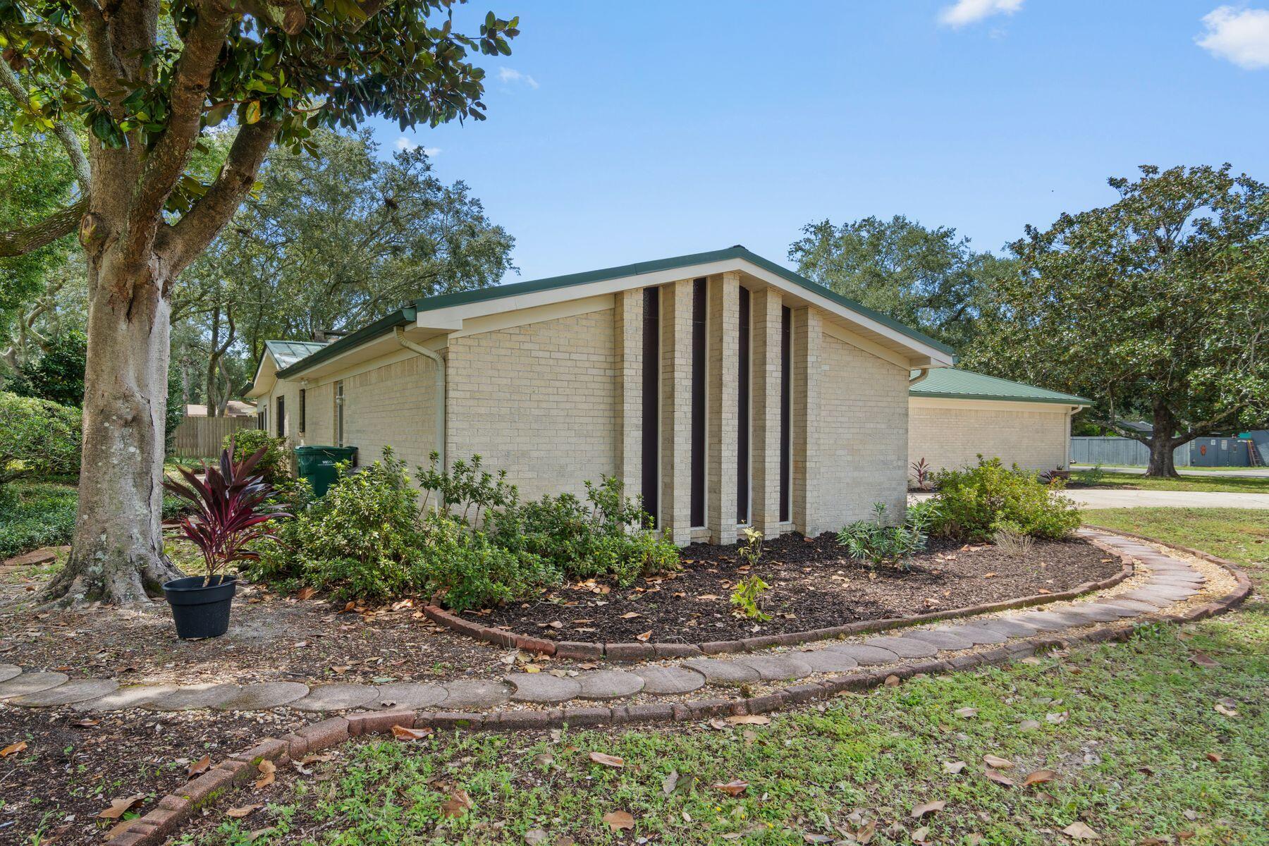 901 Valparaiso Boulevard