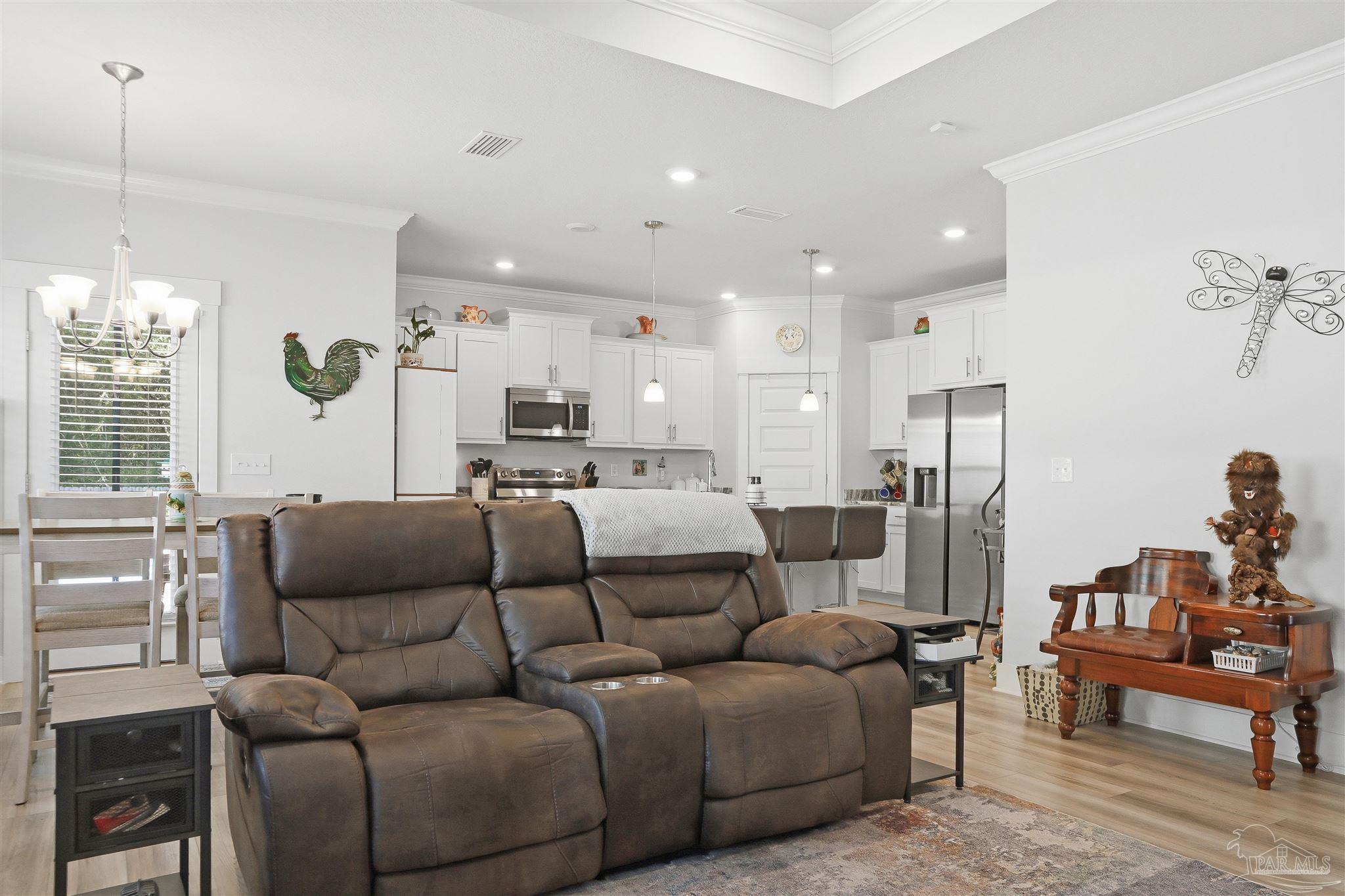 1932 Appleton Dr