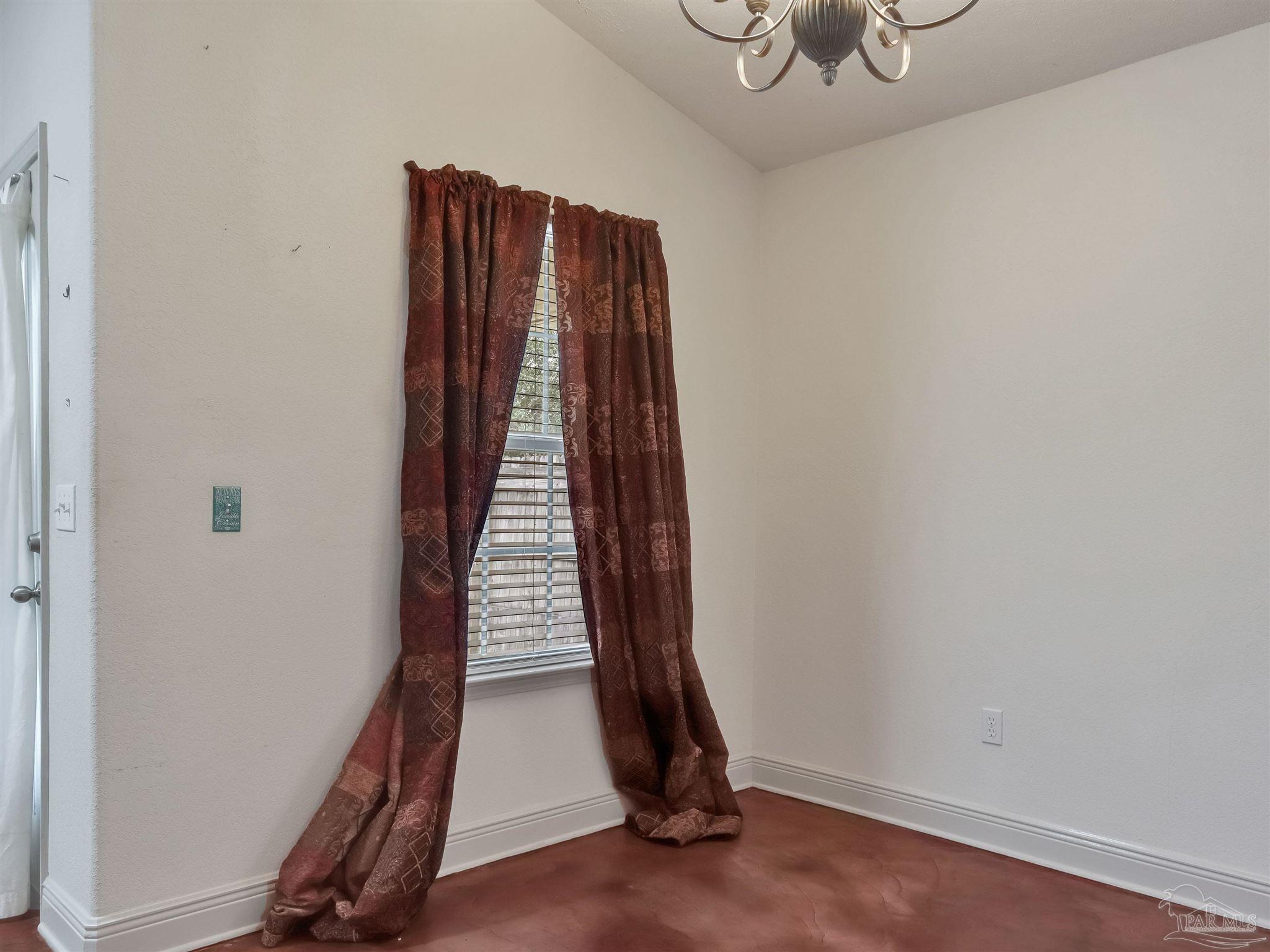 5081 Covington Dr