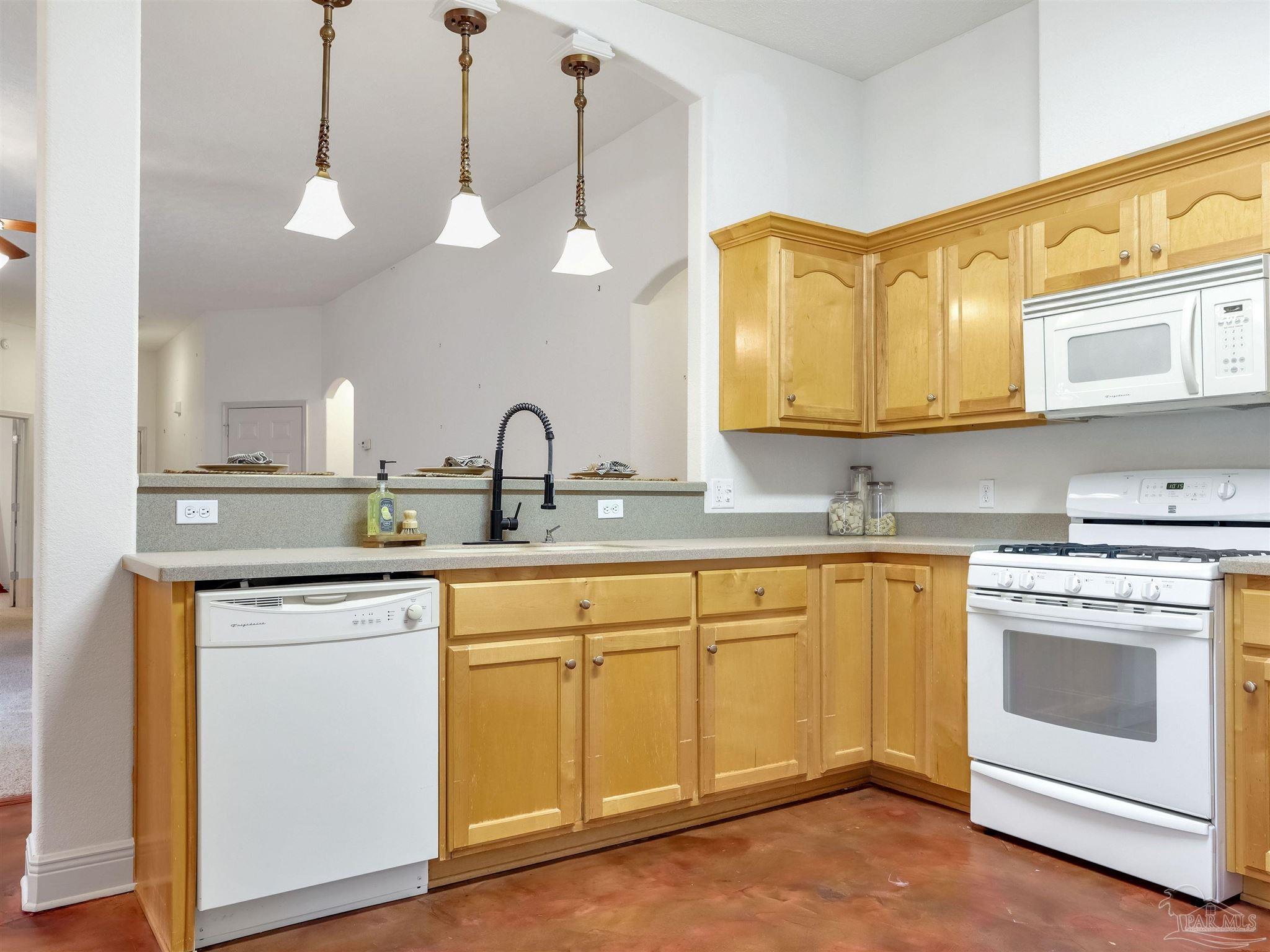 5081 Covington Dr