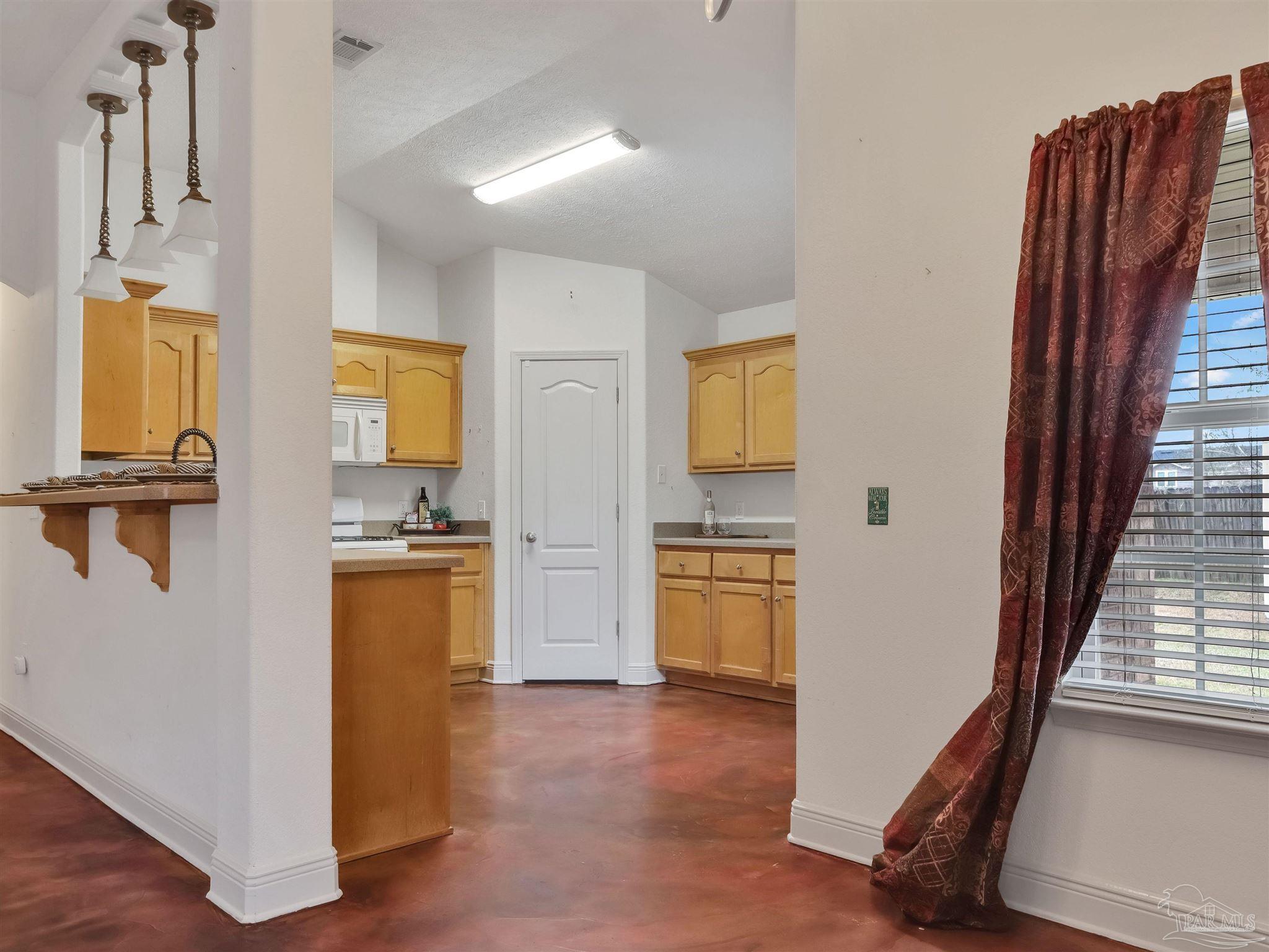 5081 Covington Dr