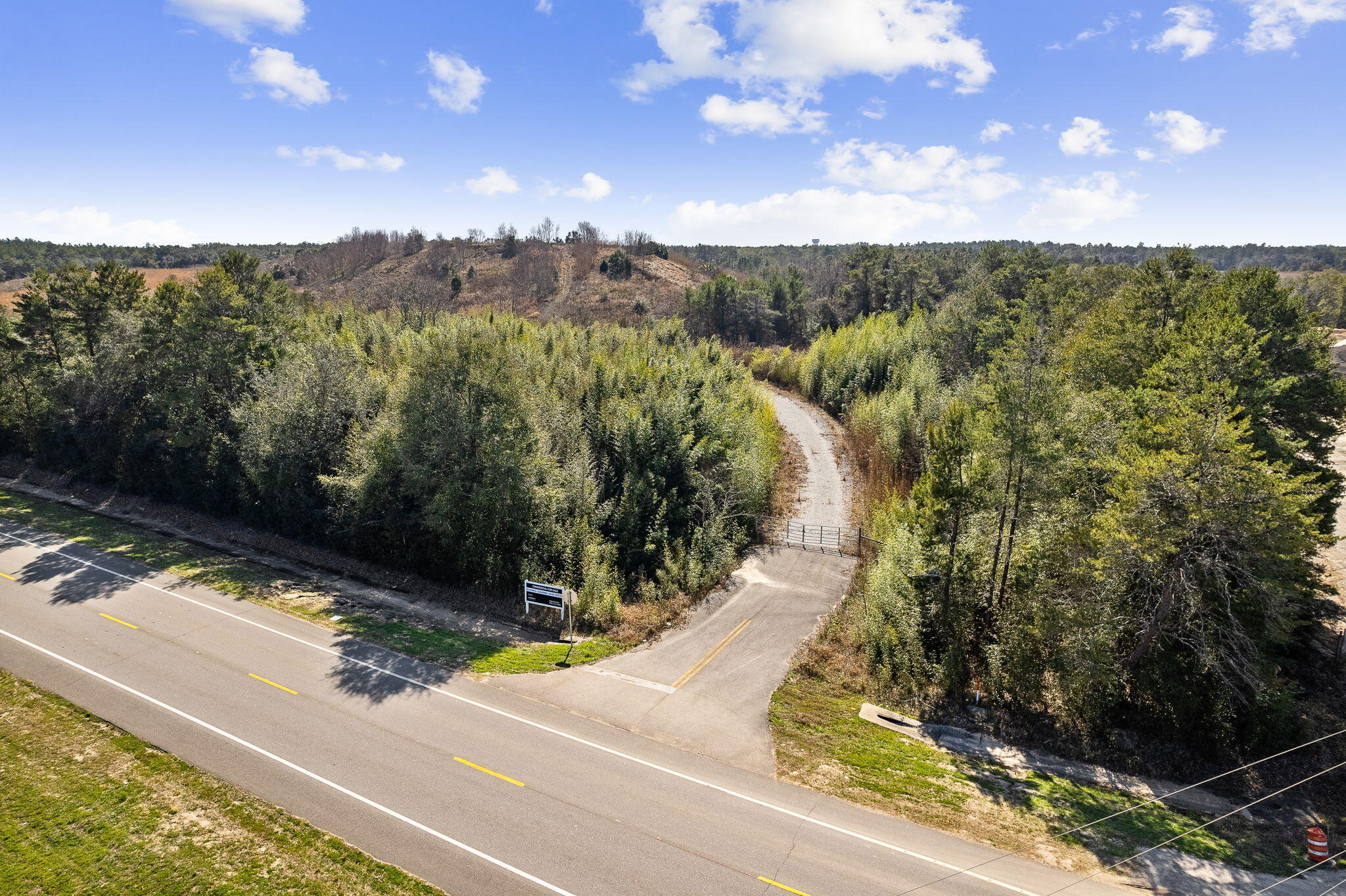 25acres W State Highway 20