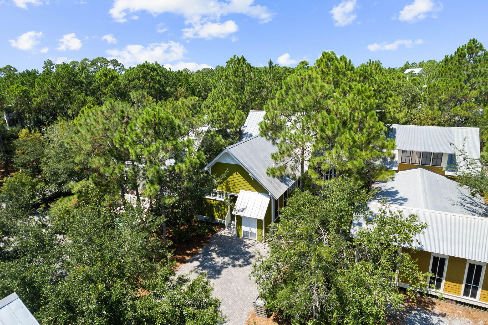 20 Tall Timber Court